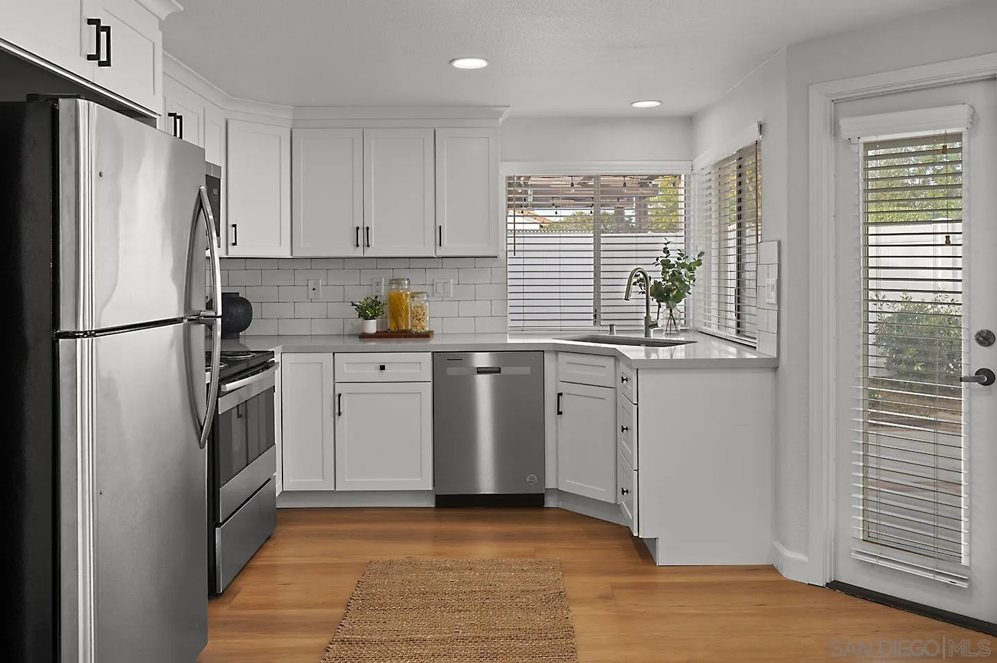 Photo #4: 260003843 Listing: Photo #4