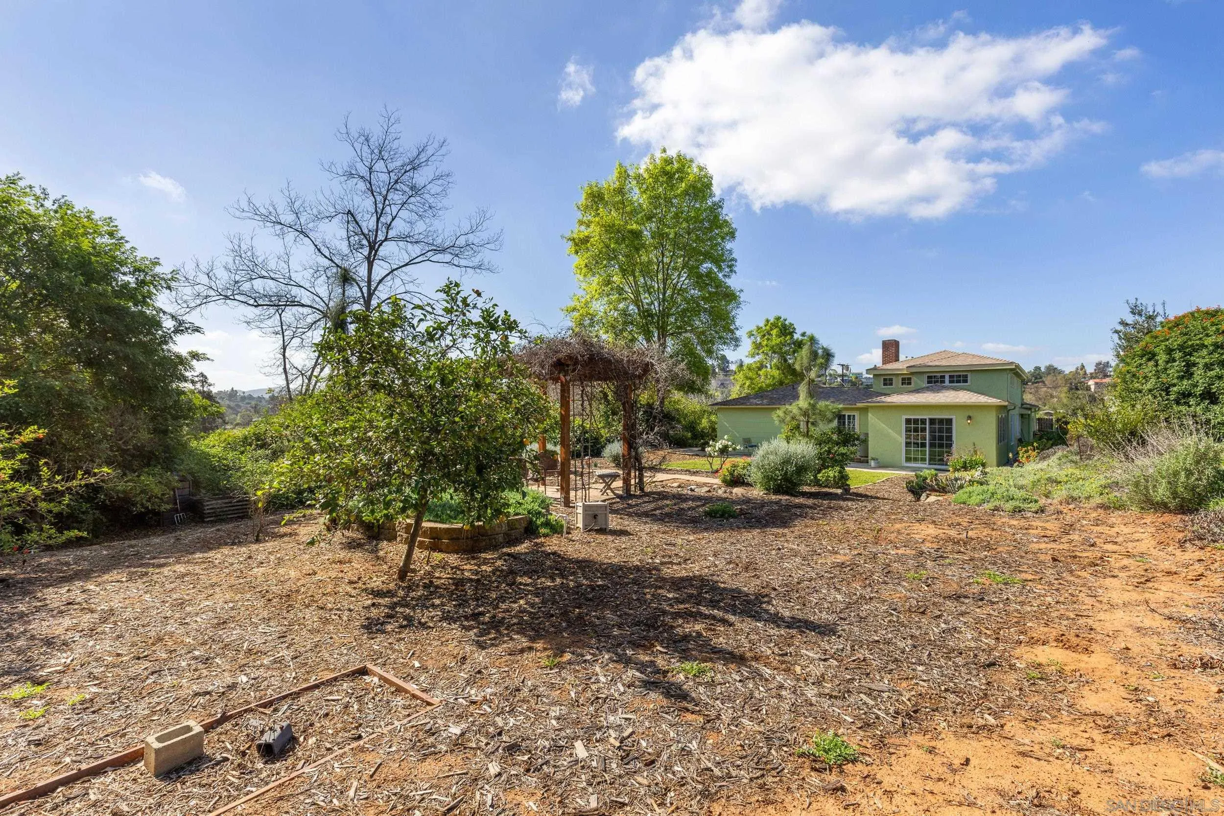 https://cdn.realtyfeed.com/cdn/127/260003844/8ba467b023627c96f21a53a6954f449e.webp