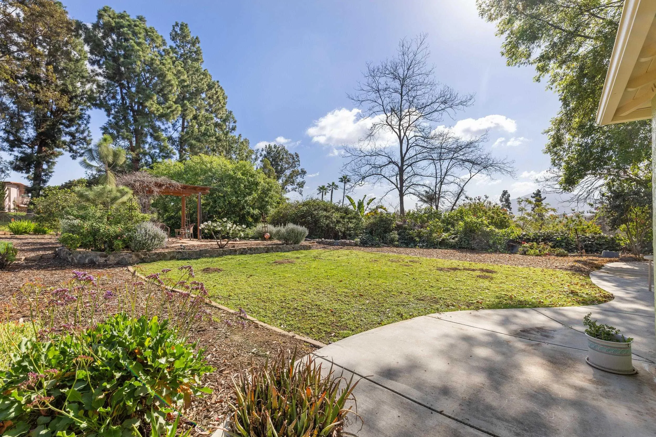 https://cdn.realtyfeed.com/cdn/127/260003844/a6c28688a922ad2b9cf2f9864a3d17d6.webp