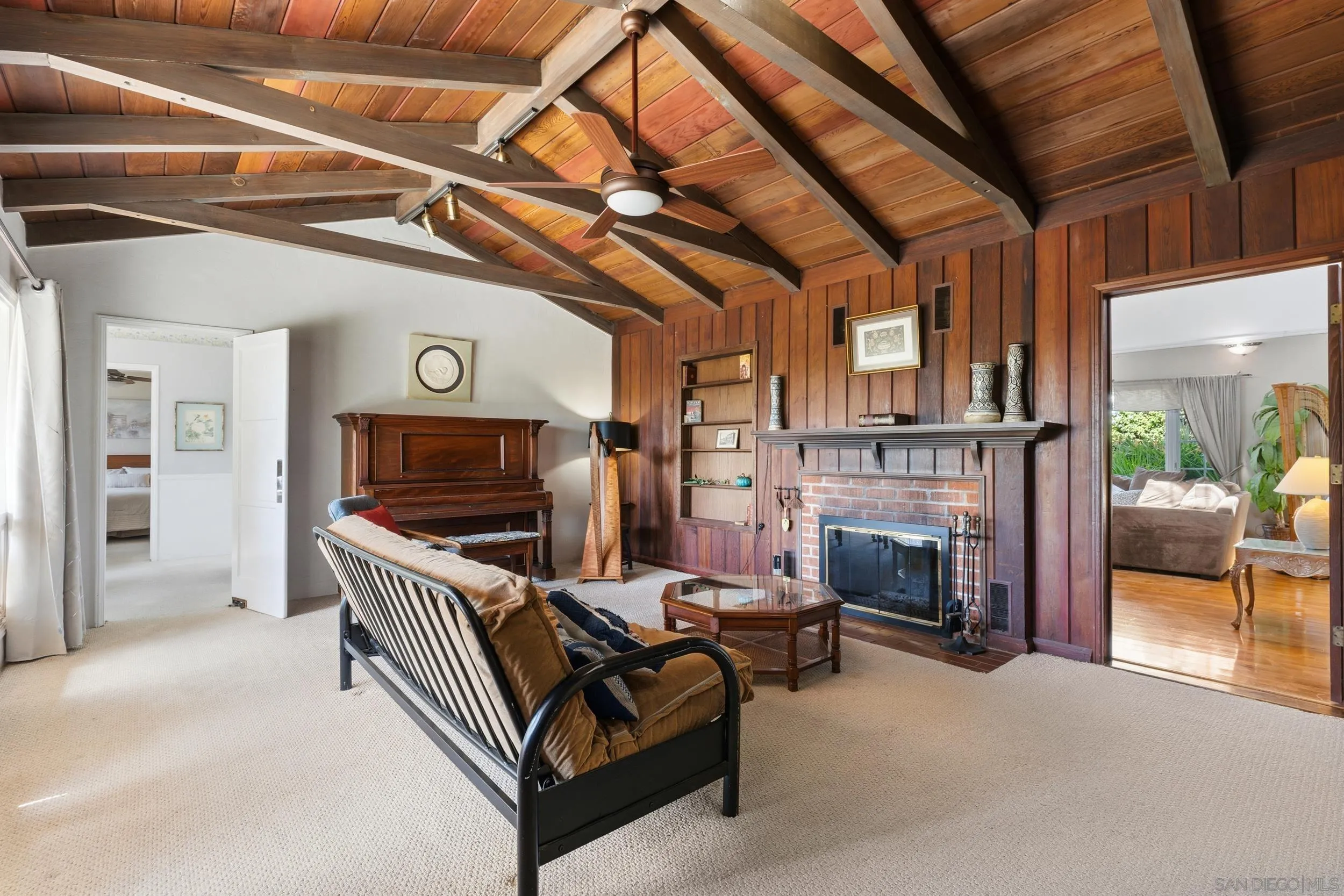 https://cdn.realtyfeed.com/cdn/127/260003844/d5ccfd681fe11475426616273f62ed24.webp