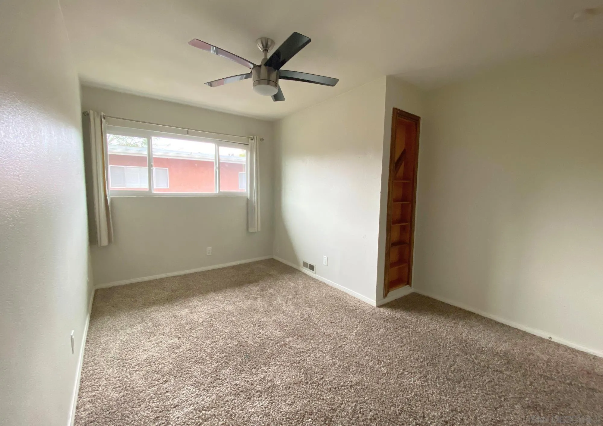 https://cdn.realtyfeed.com/cdn/127/260003845/04147ca8cdacb5f02112383800dd4dcf.webp