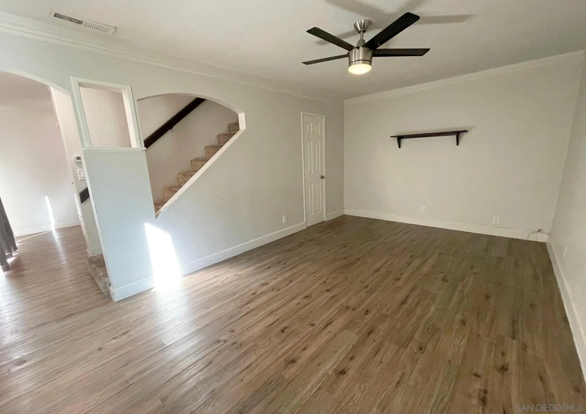 https://cdn.realtyfeed.com/cdn/127/260003845/422cf46ff06420b9abcd81574e697692.webp