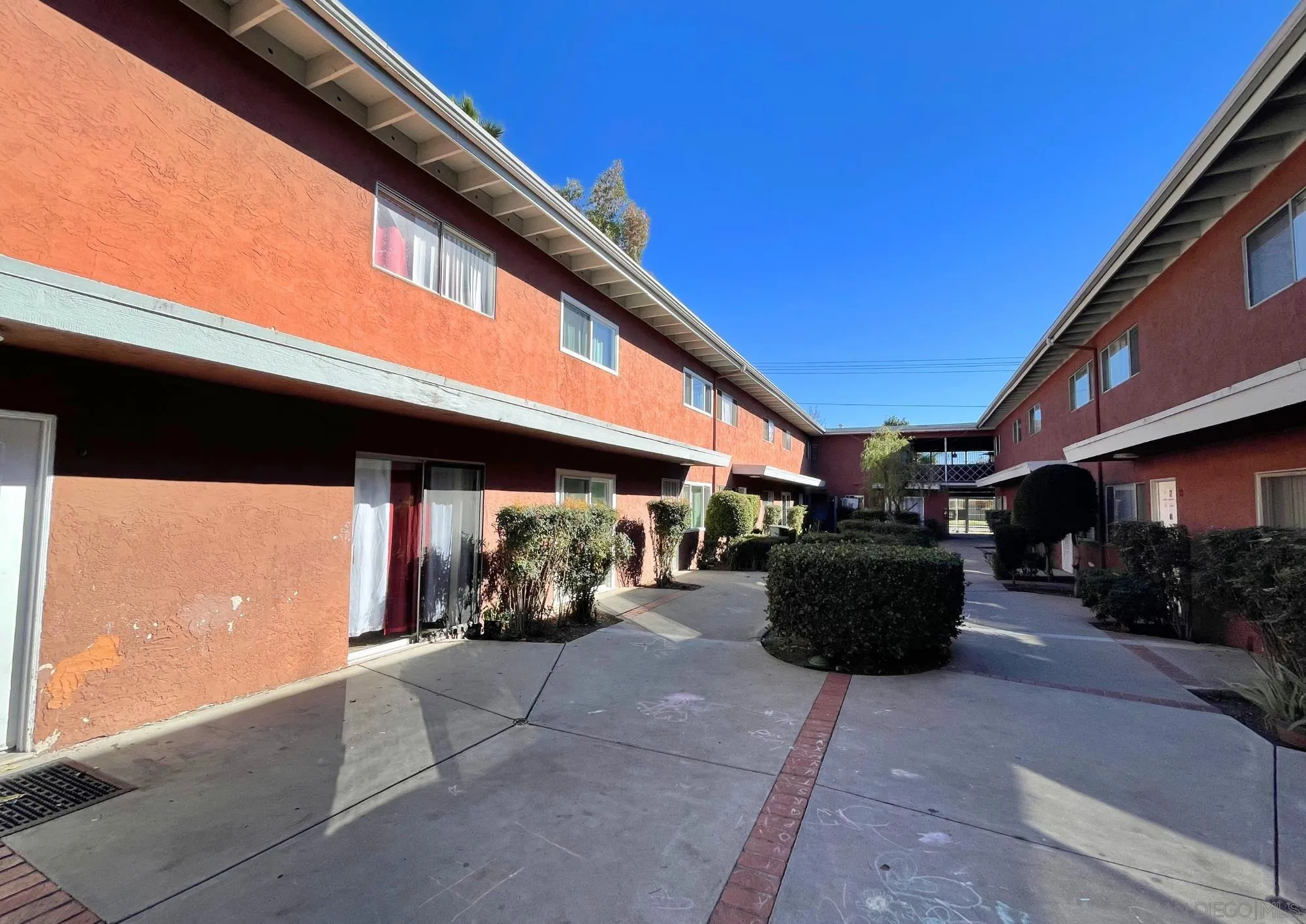 https://cdn.realtyfeed.com/cdn/127/260003845/cbe5b669c75ccc1152178b7e0447dd54.webp