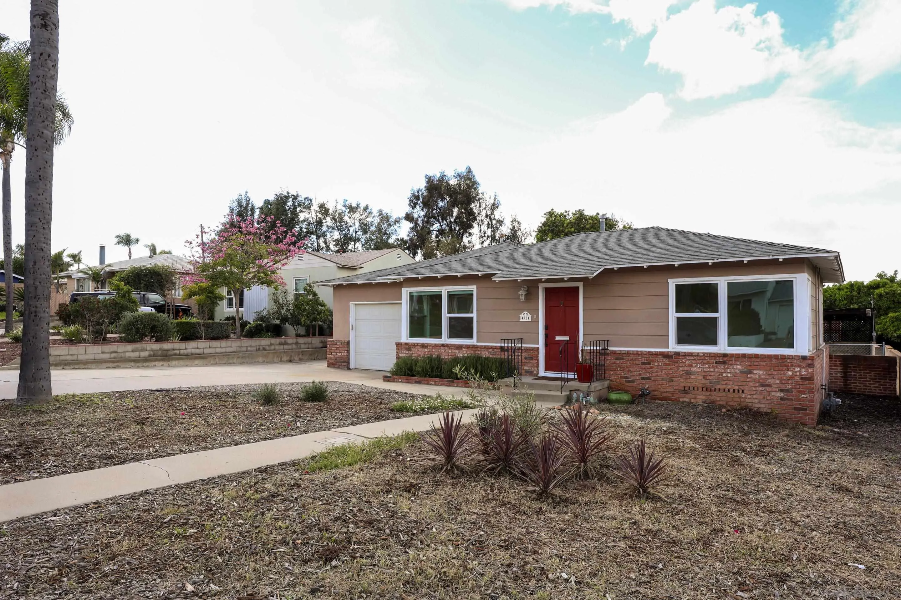https://cdn.realtyfeed.com/cdn/127/260003850/3a7a8cc46bc137329c748761f7cdf277.webp