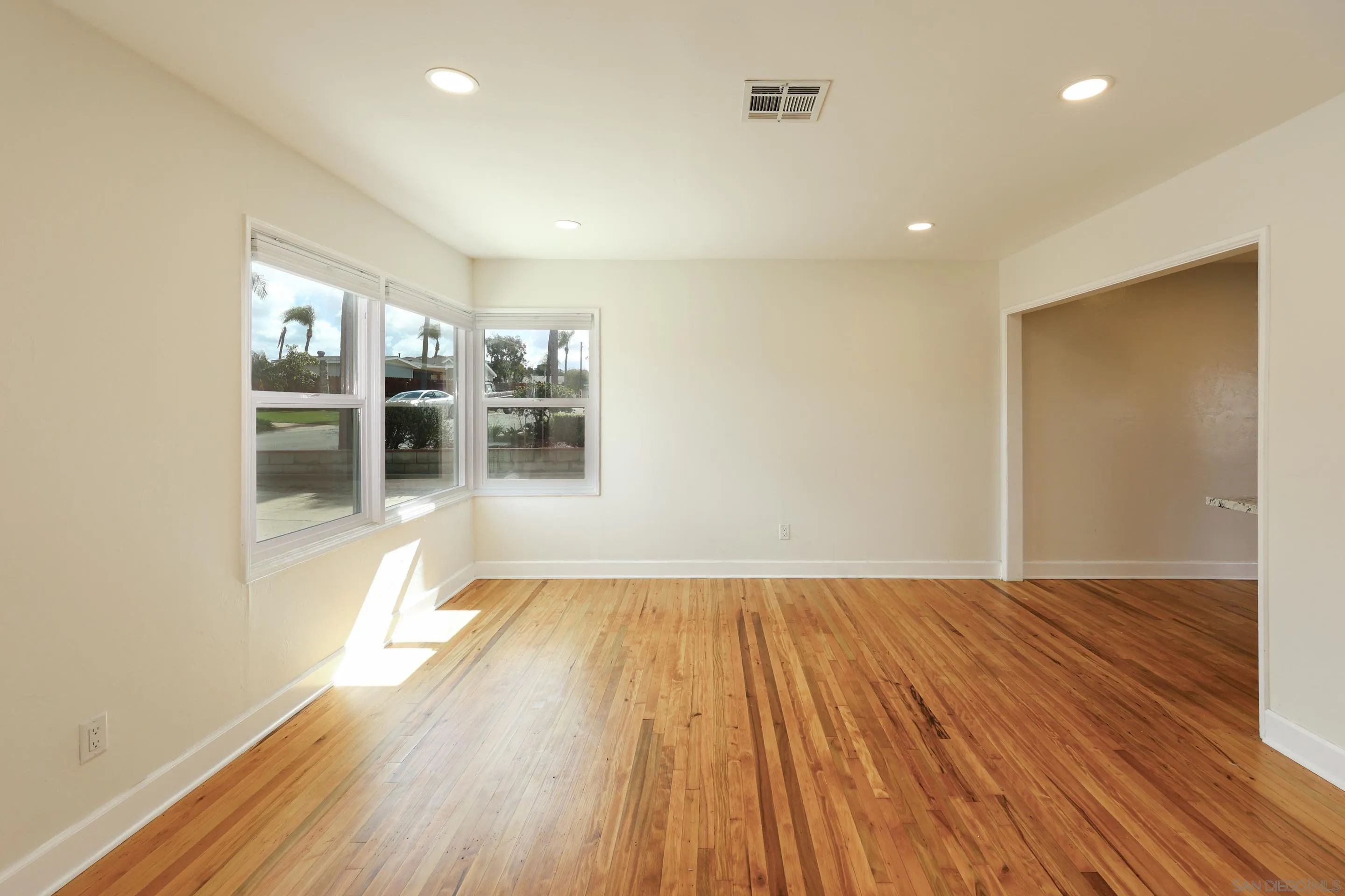 https://cdn.realtyfeed.com/cdn/127/260003850/5218d3b3080439ac05818c26bc3feaee.webp