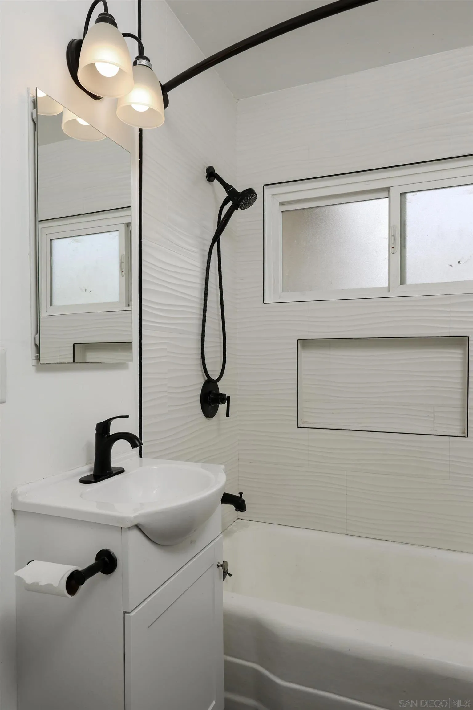 https://cdn.realtyfeed.com/cdn/127/260003850/972ff80f96c56cb710c4d0770ce6bc14.webp
