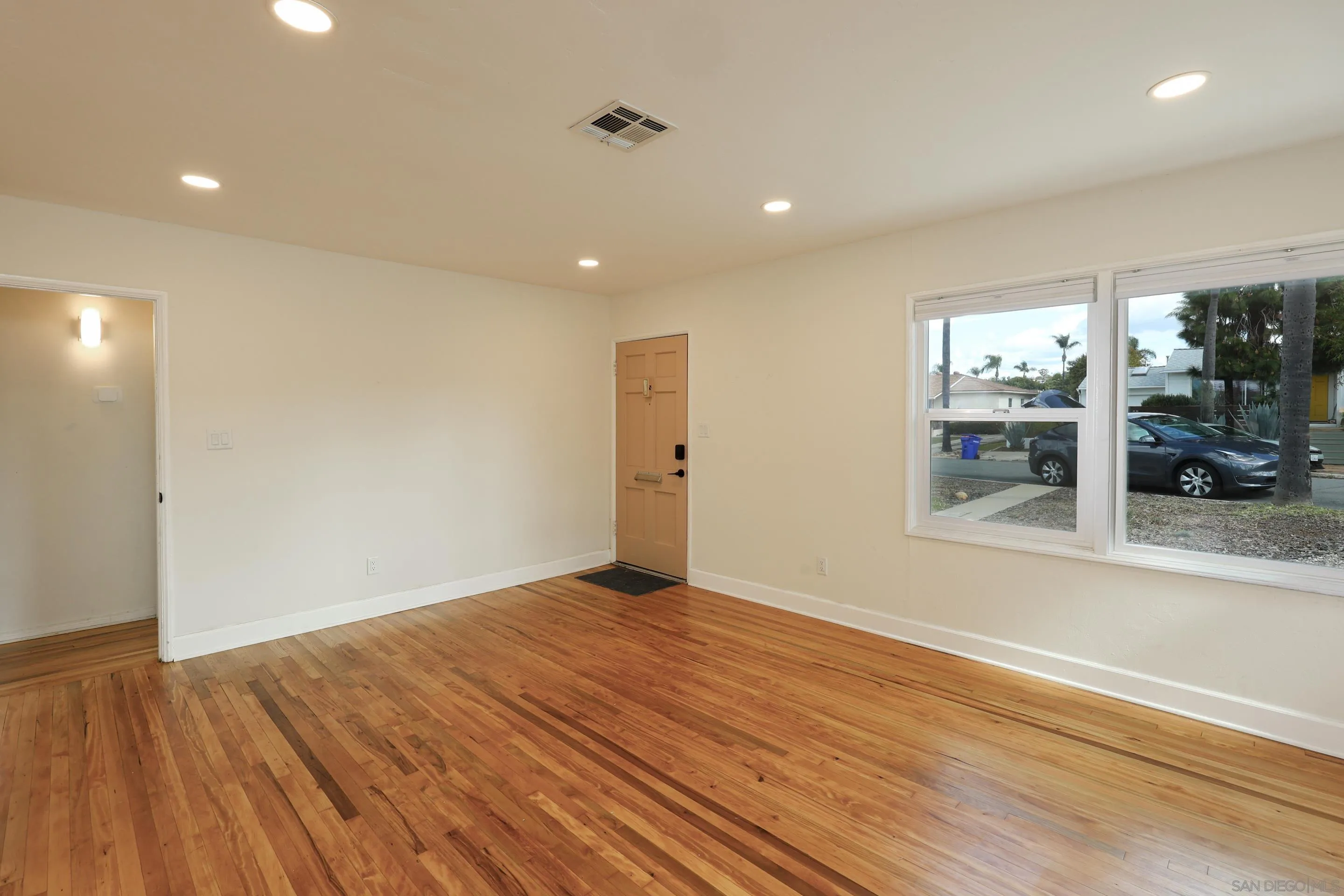 https://cdn.realtyfeed.com/cdn/127/260003850/c6ef6b952769edba482dde03694d32fe.webp
