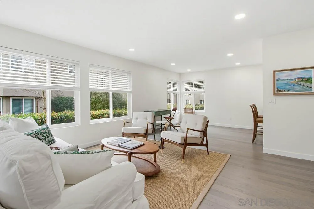 https://cdn.realtyfeed.com/cdn/127/260003851/19bc1e8e772142890993e5b1384e3a92.webp