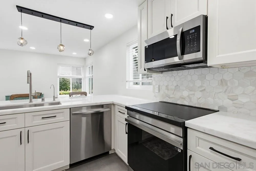 https://cdn.realtyfeed.com/cdn/127/260003851/772c476244aff0dec543b6295de32e1f.webp