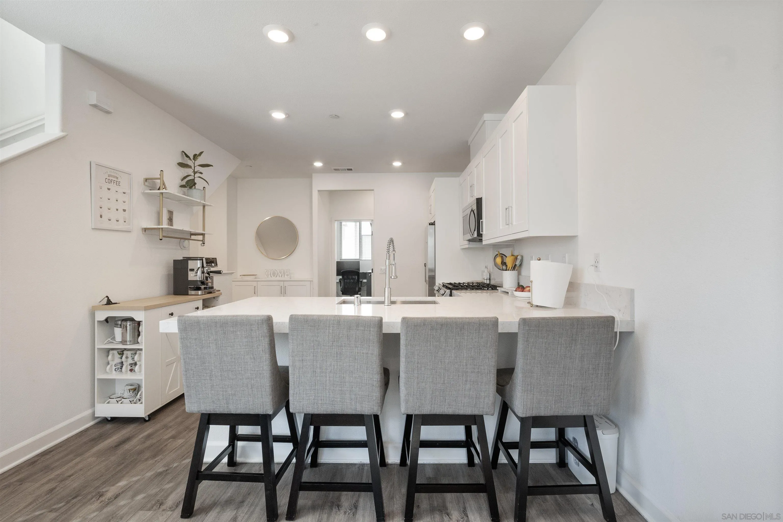 https://cdn.realtyfeed.com/cdn/127/260003854/3efe831e93651f21bfa31dd35db743fc.webp