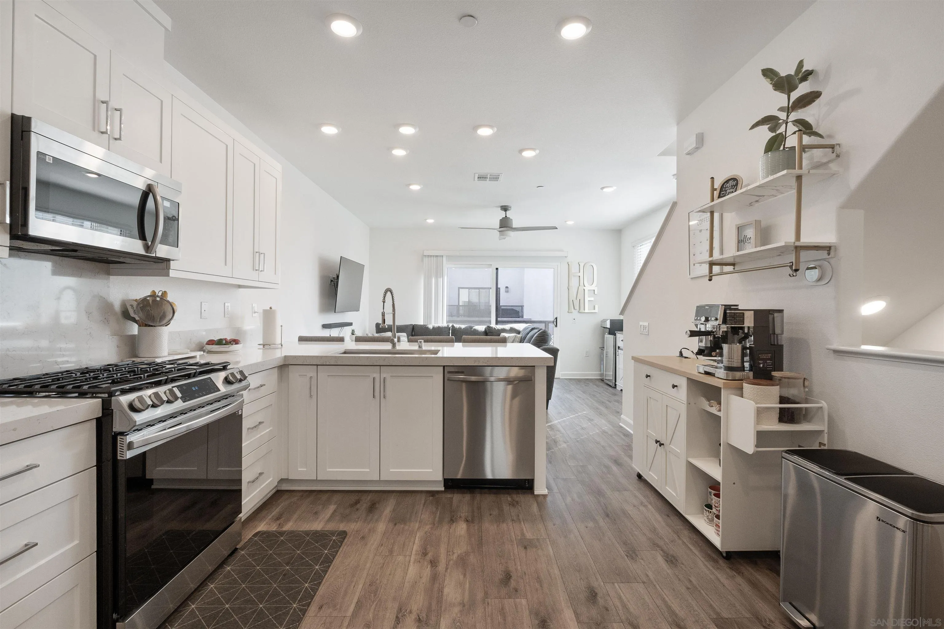 https://cdn.realtyfeed.com/cdn/127/260003854/65d1e0b16941678a00e1cc7ecafb5171.webp