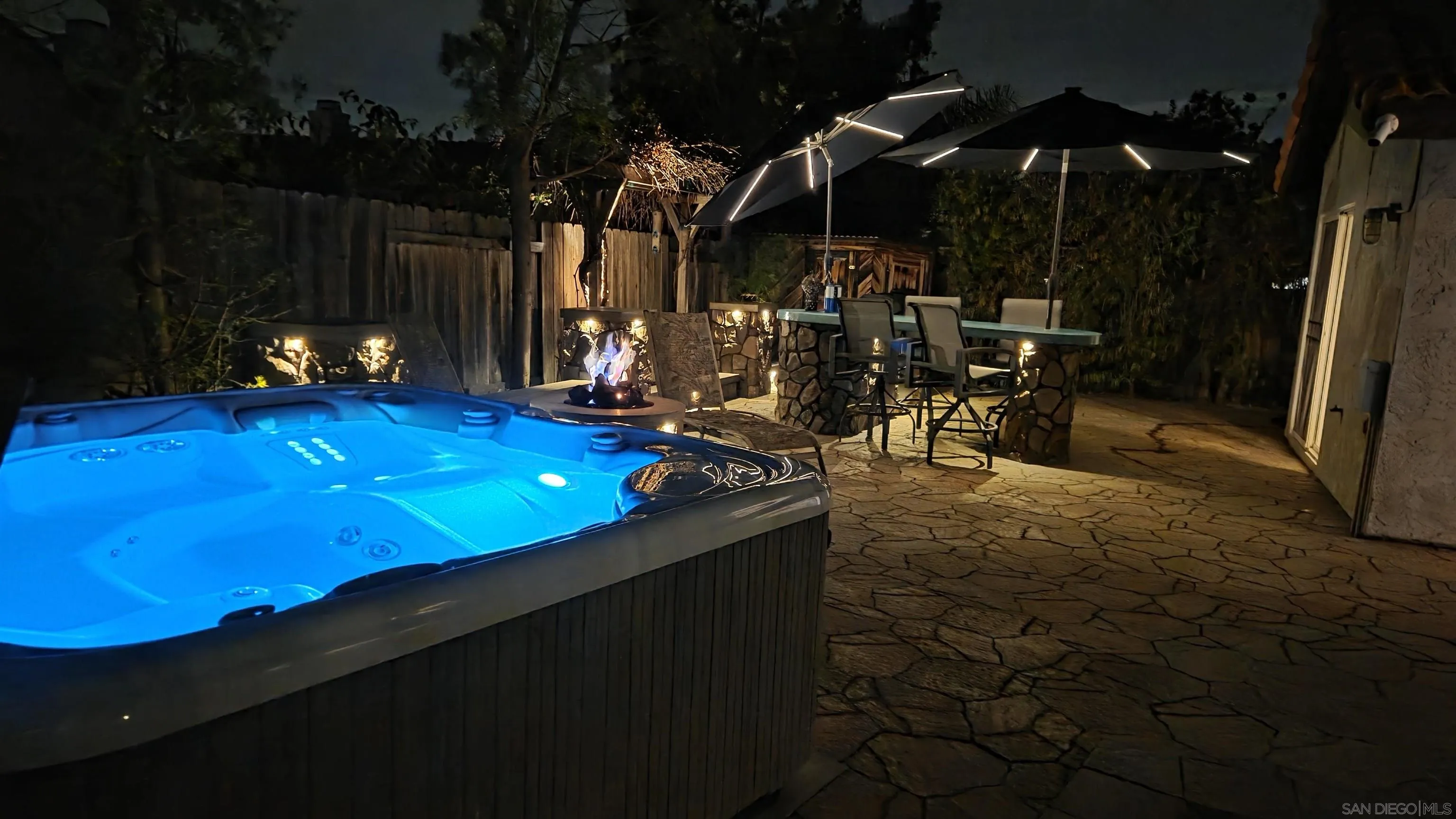 https://cdn.realtyfeed.com/cdn/127/260003857/3c3a509ec923f051a70fa7c18c3918db.webp
