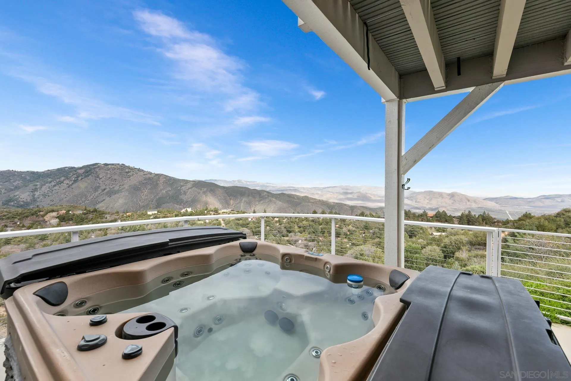 https://cdn.realtyfeed.com/cdn/127/260003861/42d54d9956c66605d3d2154a6dd5f562.webp