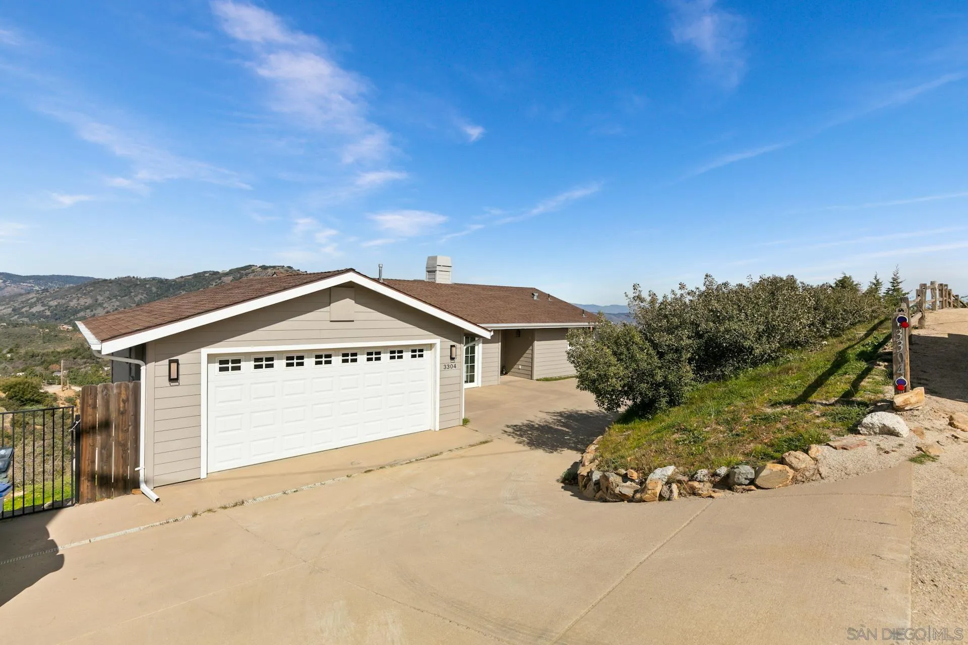 https://cdn.realtyfeed.com/cdn/127/260003861/5c96c52d53a8df3327586fc0890a9751.webp