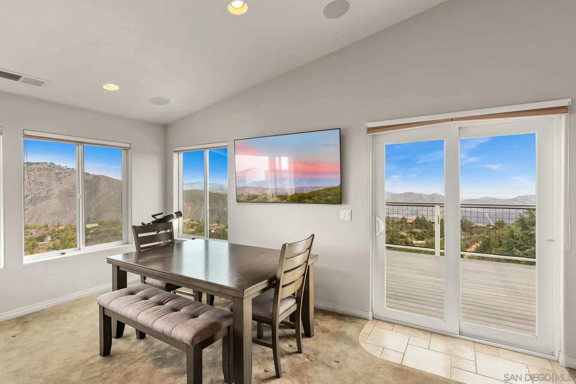 https://cdn.realtyfeed.com/cdn/127/260003861/60c38f0112ebc7007a948a57c9976c46.webp