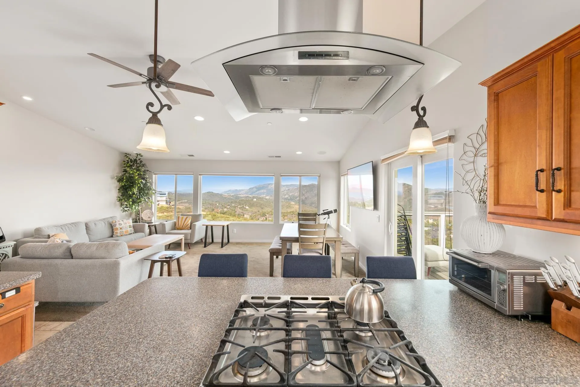 https://cdn.realtyfeed.com/cdn/127/260003861/7a31b0143c4ef486d561280863890a06.webp