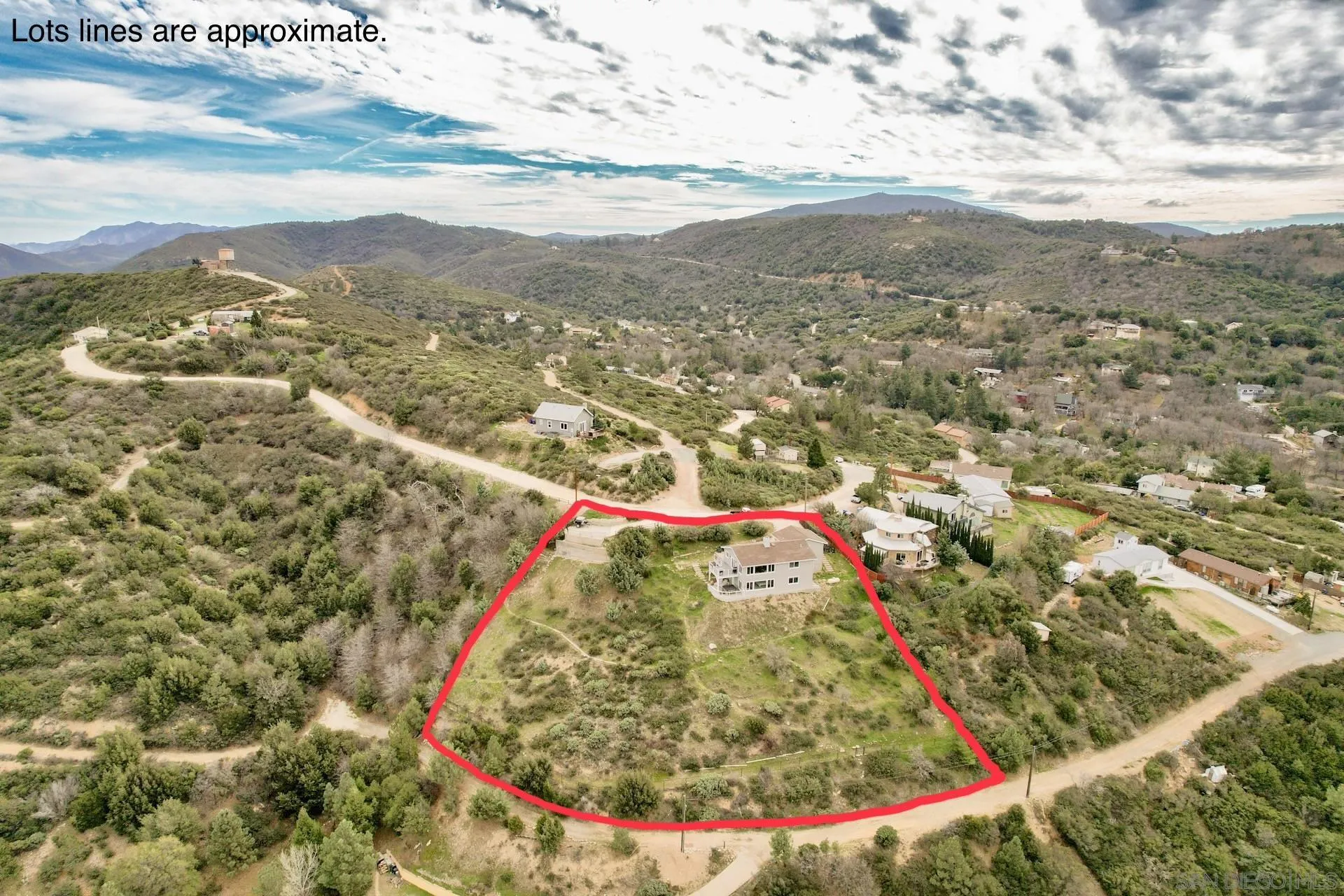 https://cdn.realtyfeed.com/cdn/127/260003861/bb4d5159350f9d6b539cbc15c34980db.webp