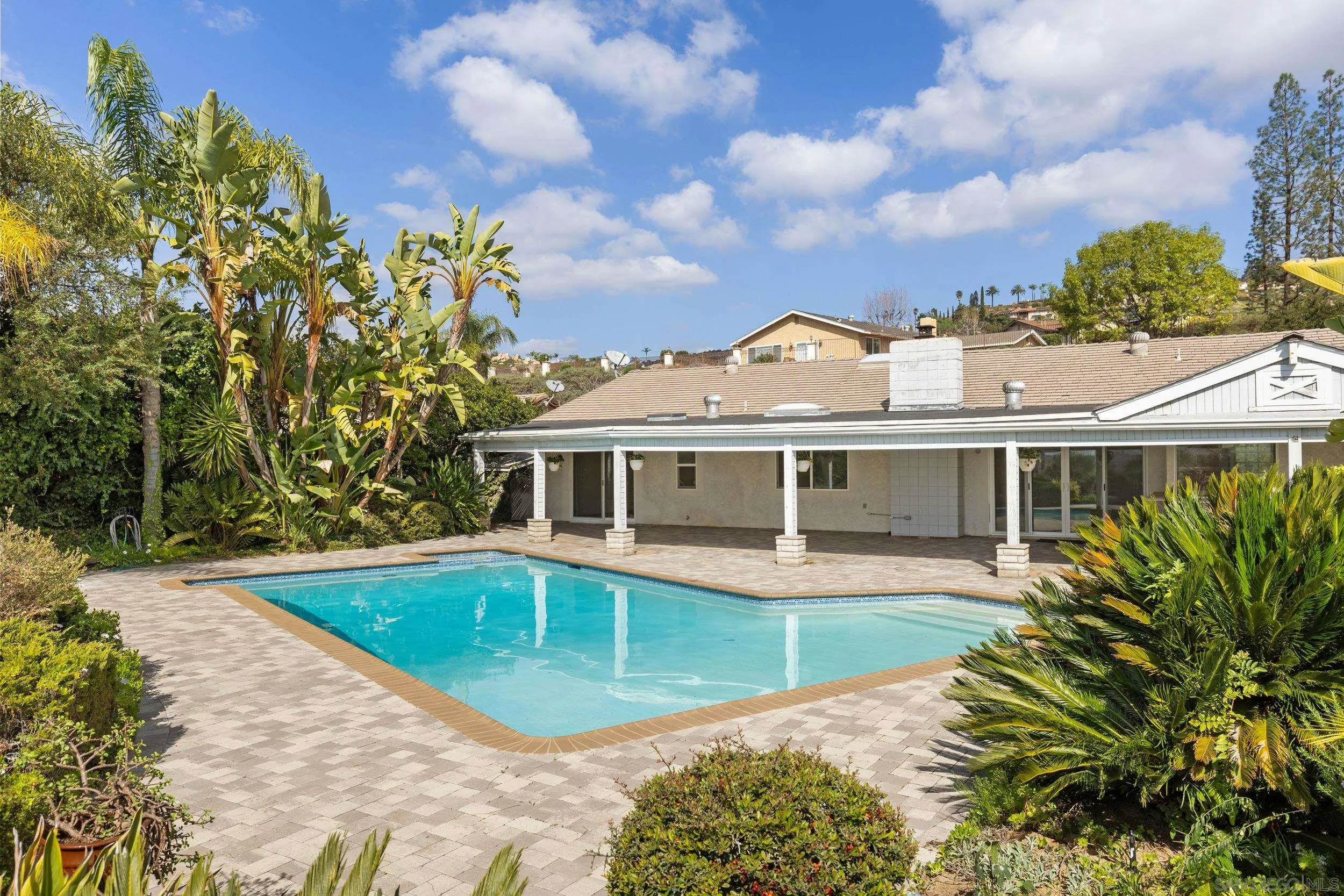 https://cdn.realtyfeed.com/cdn/127/260003865/07d2e17aaa5a903474a981d118dcc825.webp