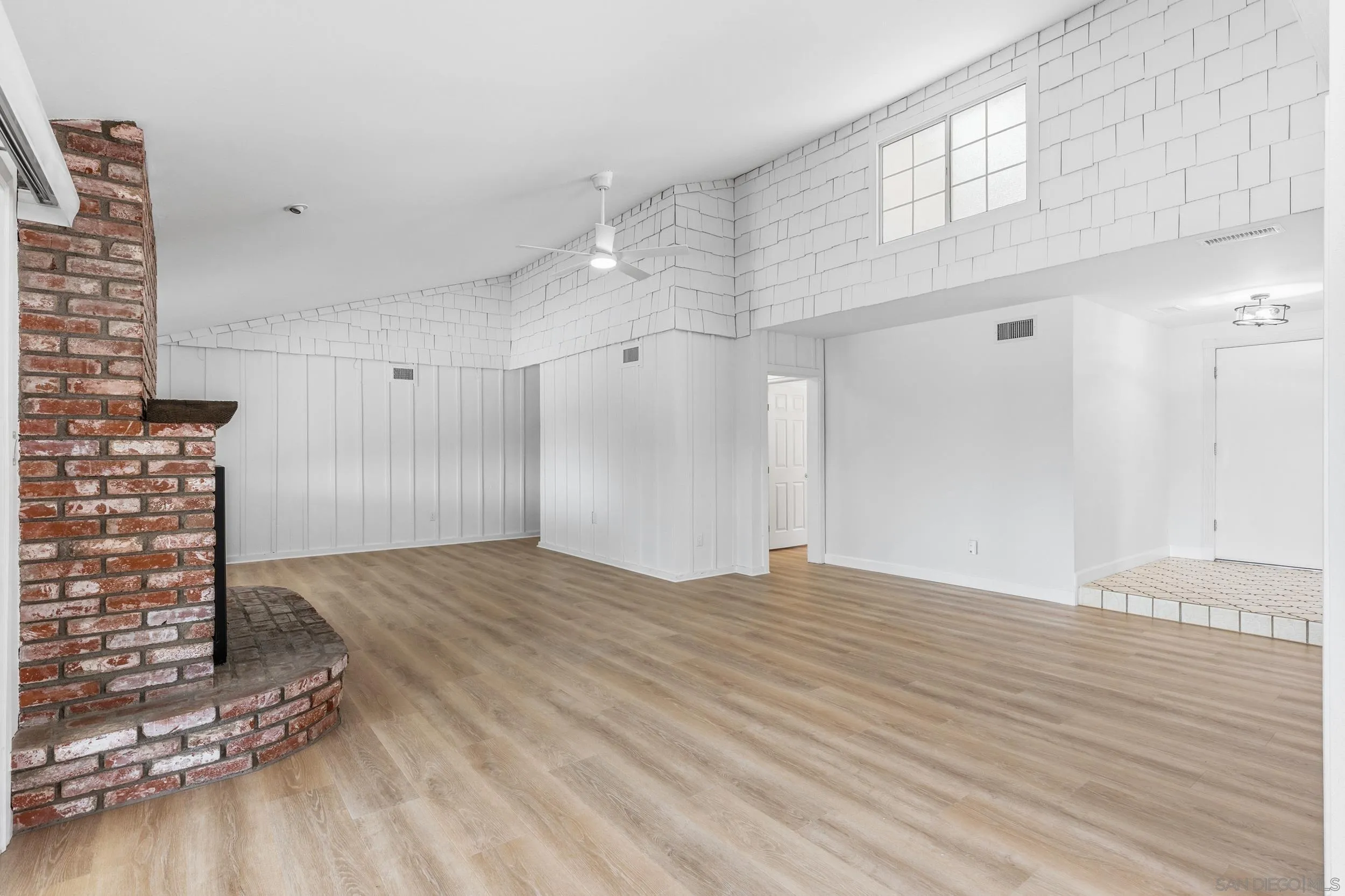 https://cdn.realtyfeed.com/cdn/127/260003865/3526368f5e6d921a54a2ce534283004d.webp