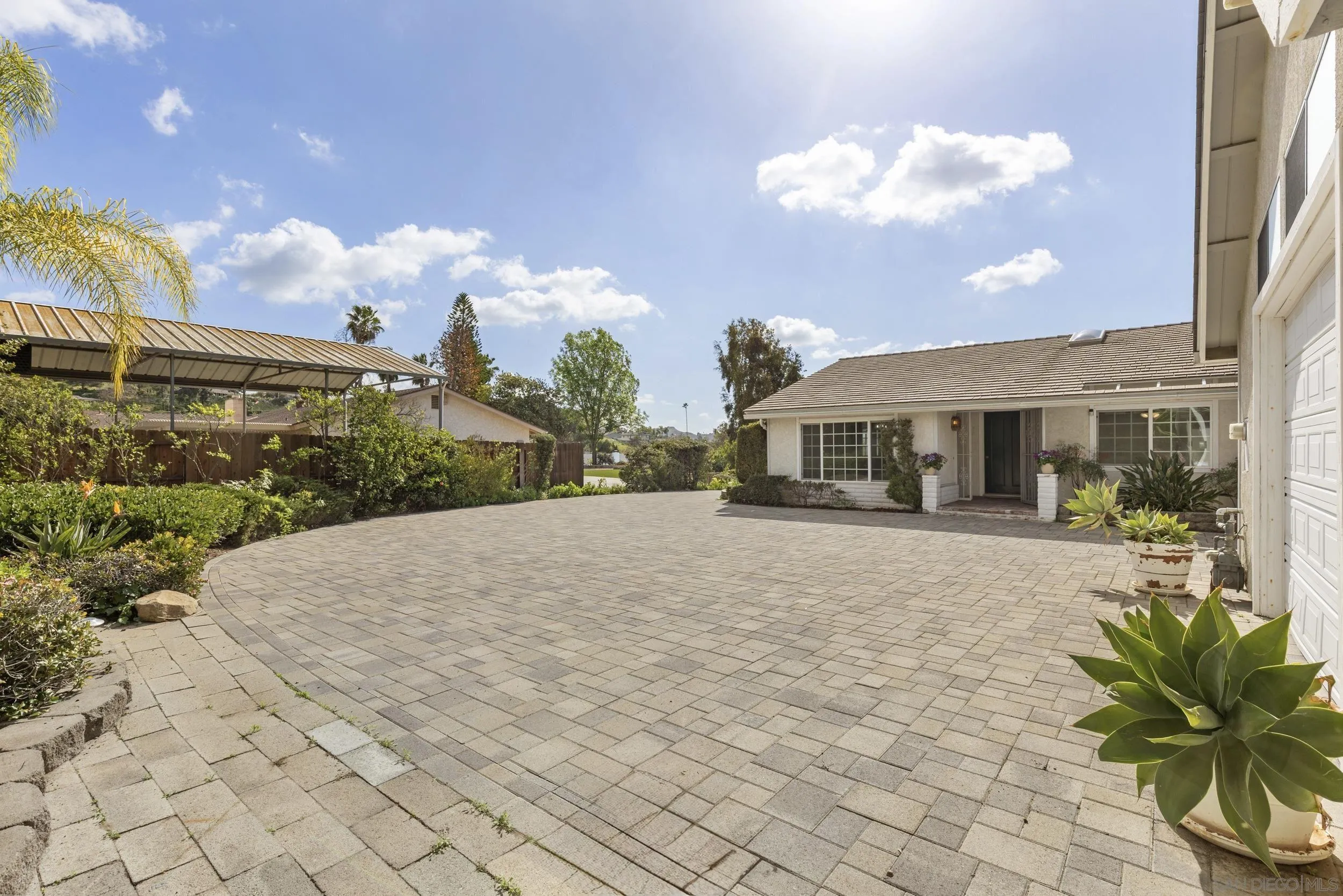 https://cdn.realtyfeed.com/cdn/127/260003865/4530272557d75ed4456bbc4180274636.webp