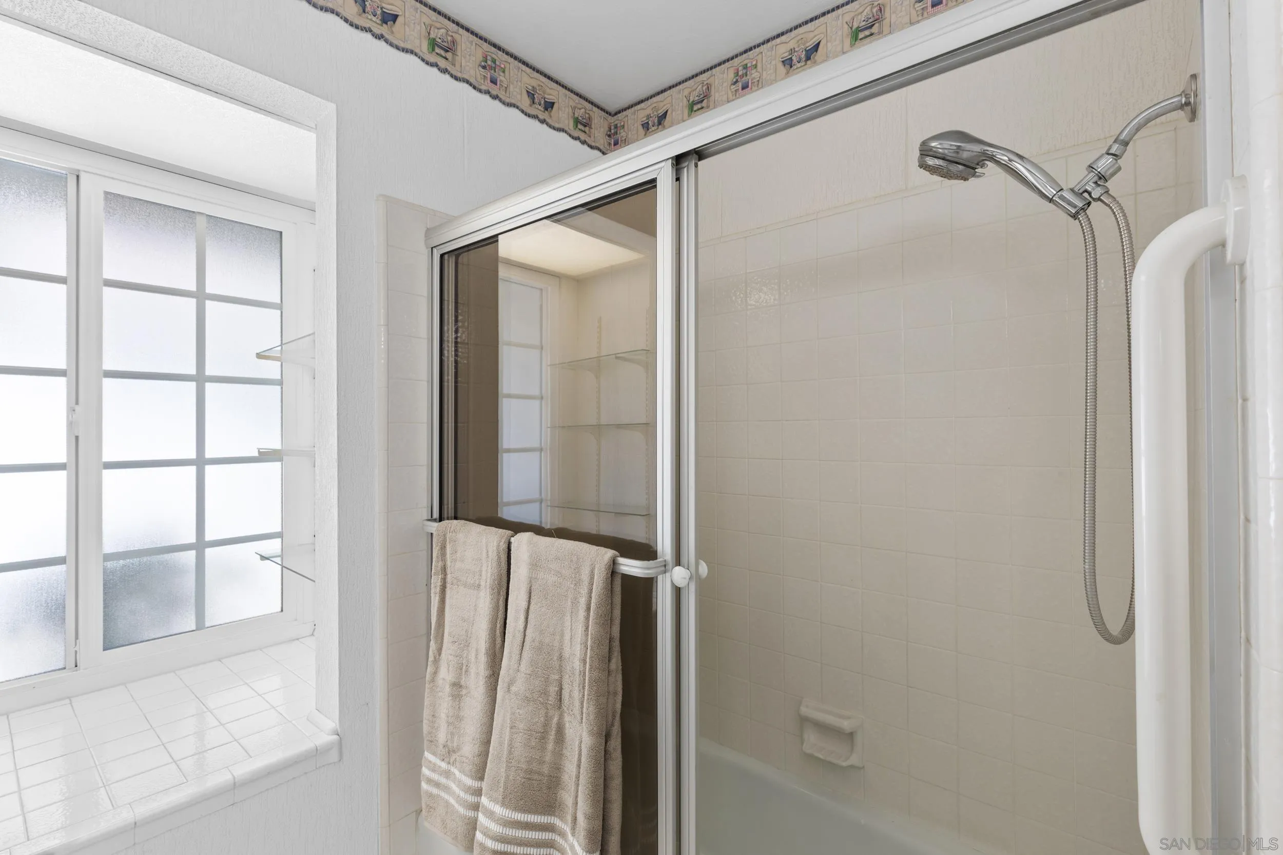 https://cdn.realtyfeed.com/cdn/127/260003865/5784971bf5aa6fbec4f6be002932c7e3.webp