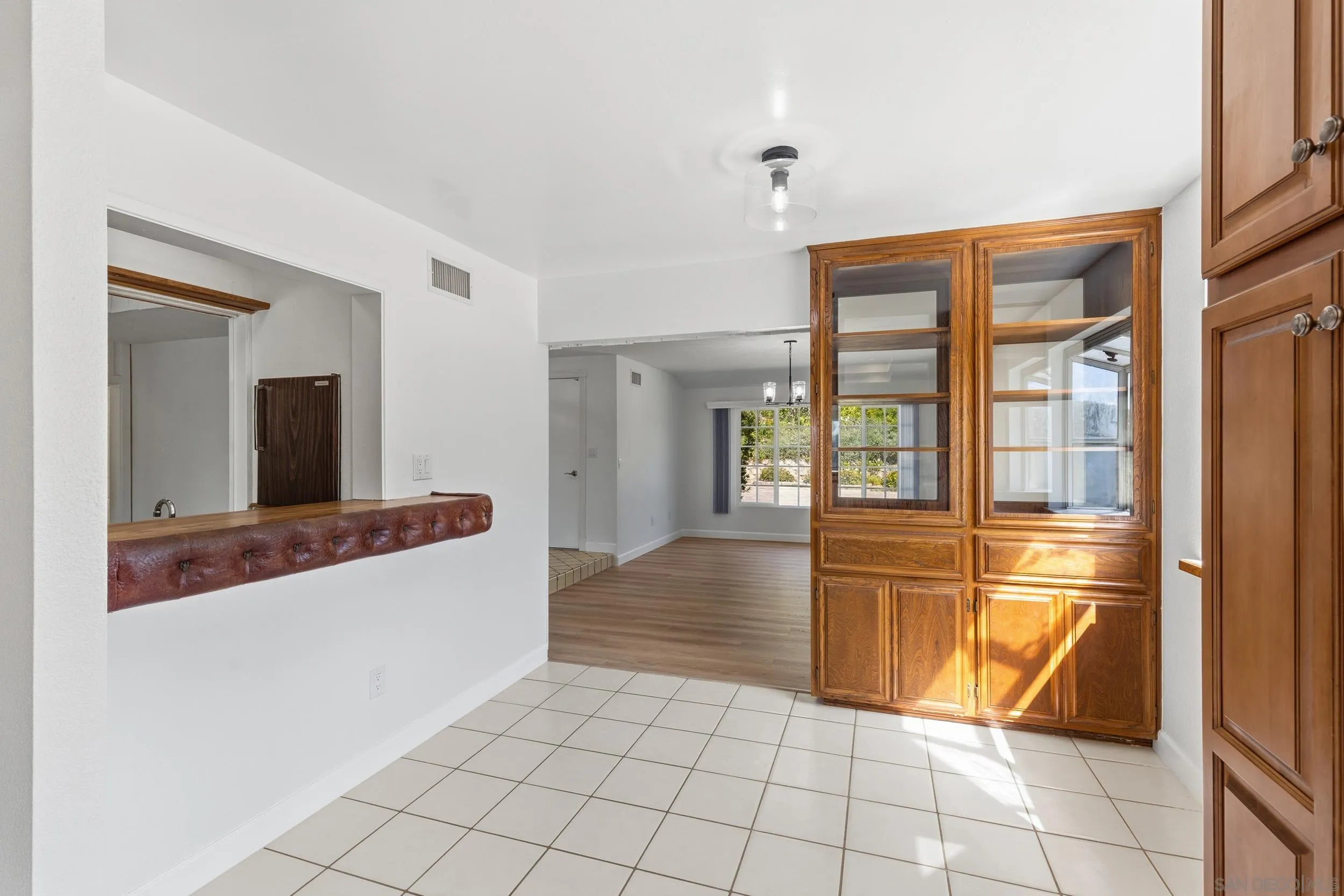 https://cdn.realtyfeed.com/cdn/127/260003865/a08d7e409604919bffa40ce1554f560d.webp
