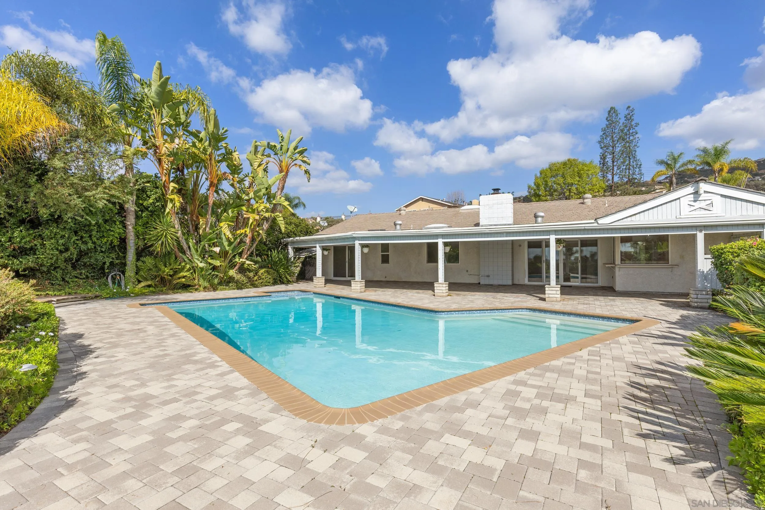 https://cdn.realtyfeed.com/cdn/127/260003865/e0491b8fff612bc7082c53dd9e296869.webp