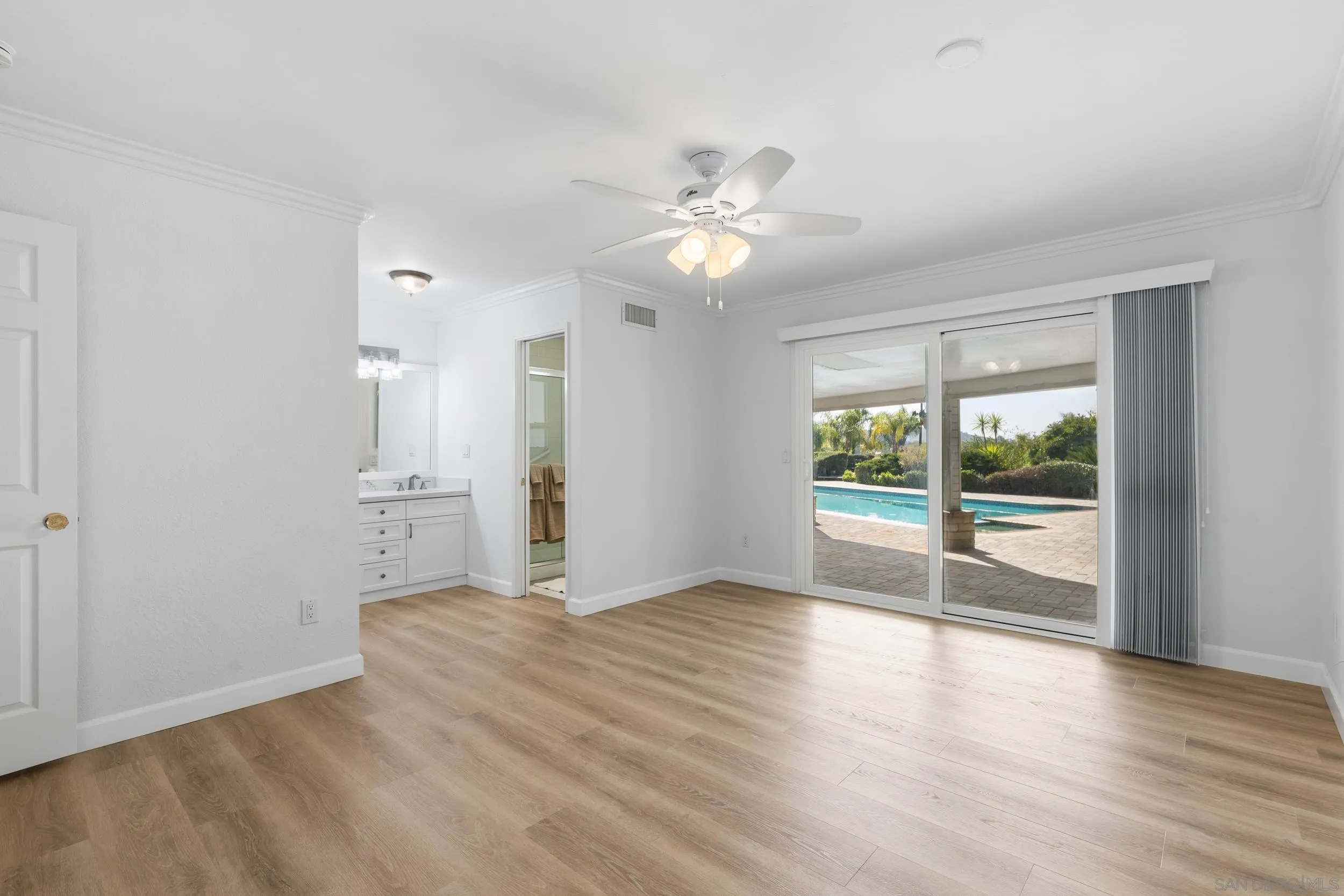 https://cdn.realtyfeed.com/cdn/127/260003865/fc9374bf5febc1341f0ca14d645f621c.webp