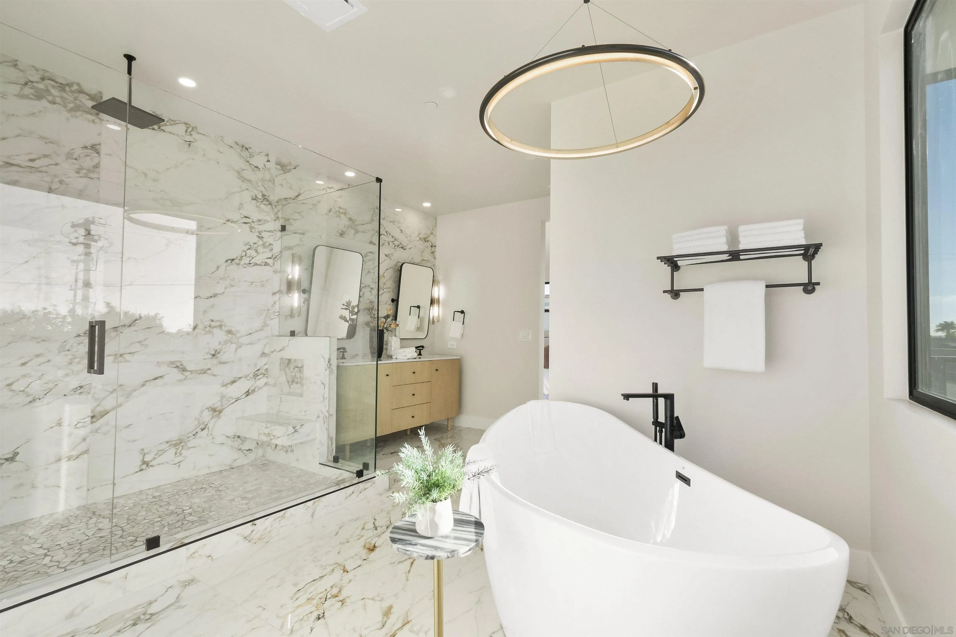 https://cdn.realtyfeed.com/cdn/127/260003866/69ca267354f06910cf5107399c505d20.webp
