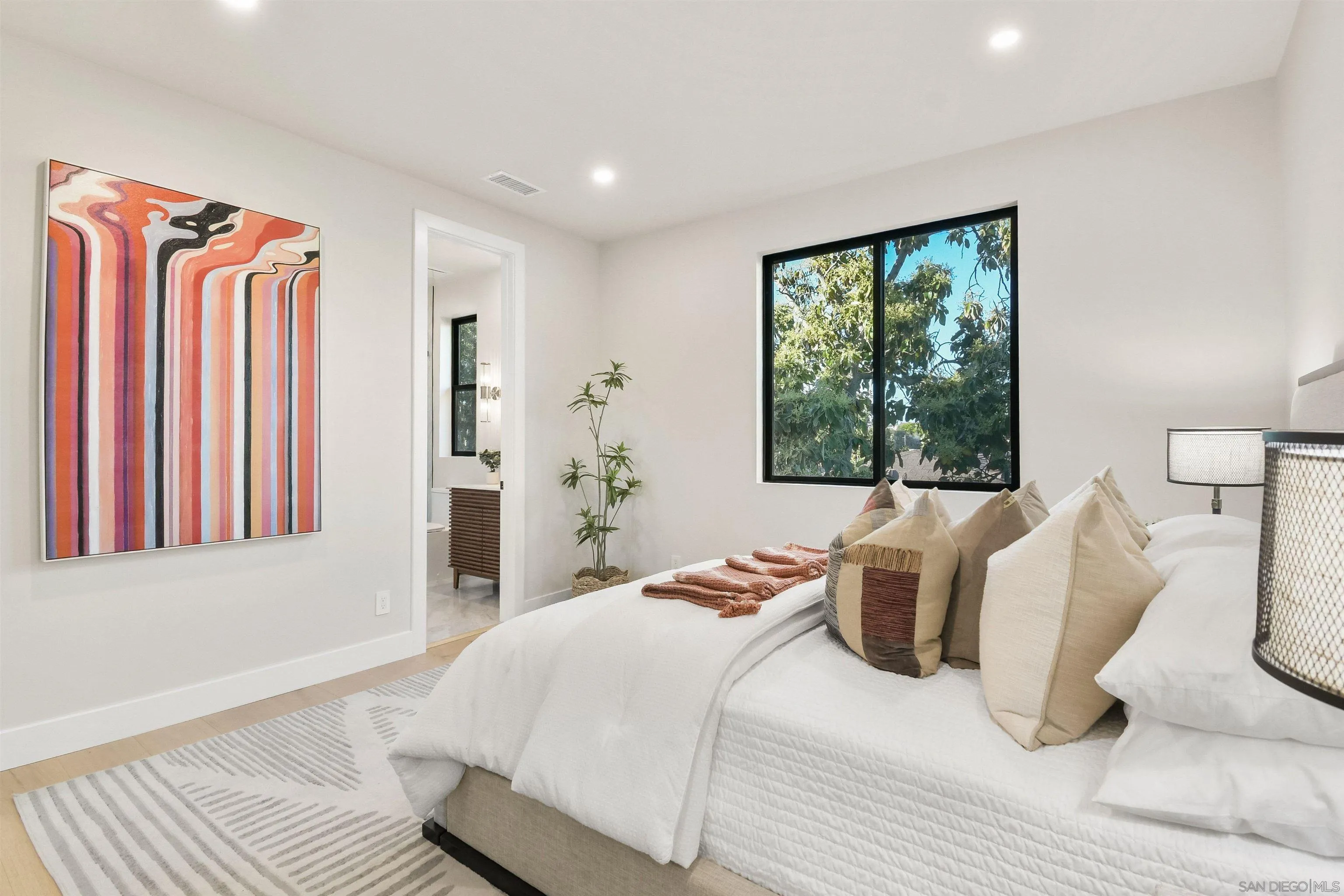 https://cdn.realtyfeed.com/cdn/127/260003866/86a3d4d8070012e3e862351592c5dd0f.webp