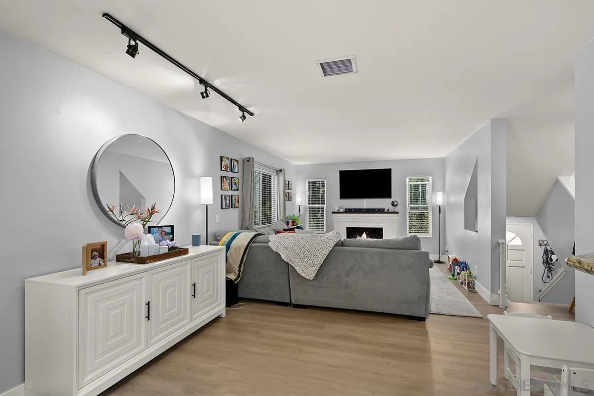 Photo #7: 260003867 Listing: Photo #7