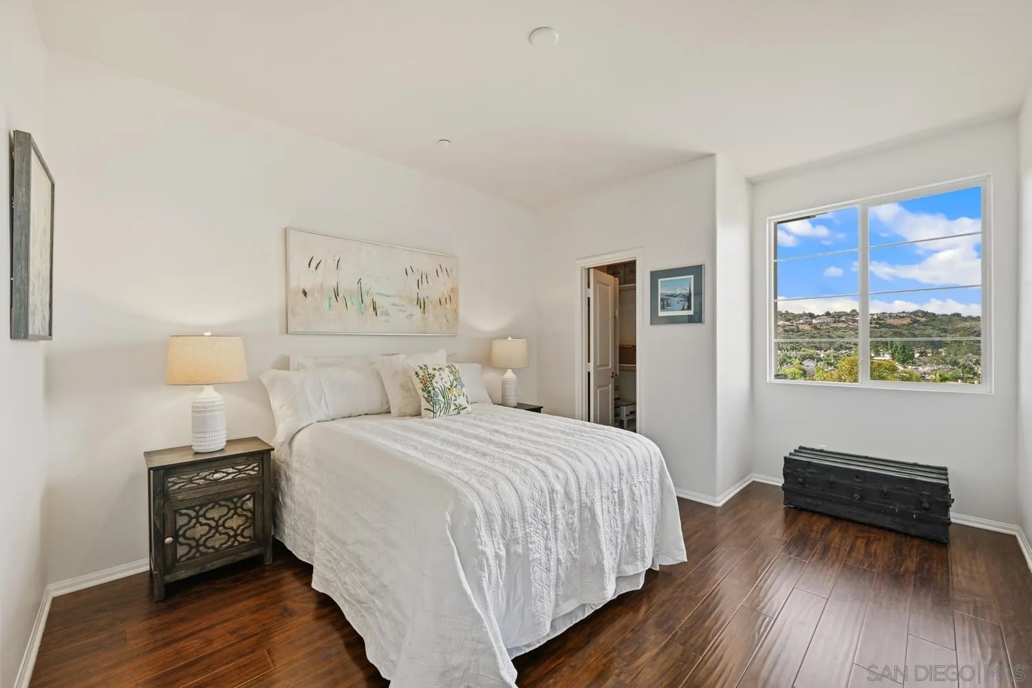 https://cdn.realtyfeed.com/cdn/127/260003869/9074c89d8e24aad505421db4c02a5b05.webp