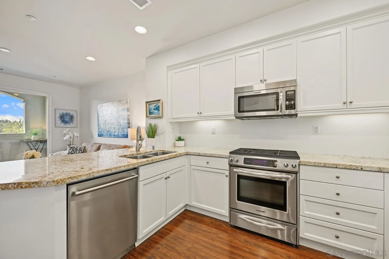 https://cdn.realtyfeed.com/cdn/127/260003869/a5d966e75b78297dad3a09d0ac420a45.webp