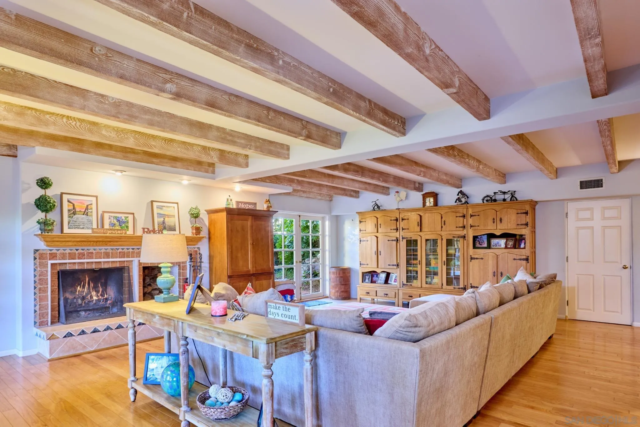 https://cdn.realtyfeed.com/cdn/127/260003870/b9d17eedd82a68bd18580d35773afaed.webp