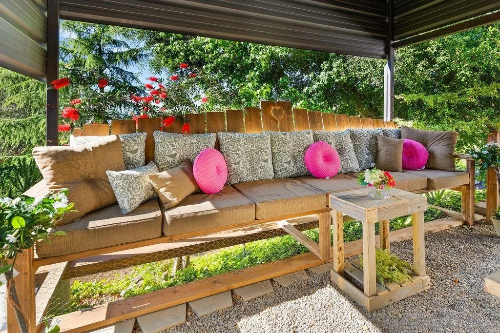 https://cdn.realtyfeed.com/cdn/127/260003871/f8fe83243522af92805aceb32d978ea5.webp