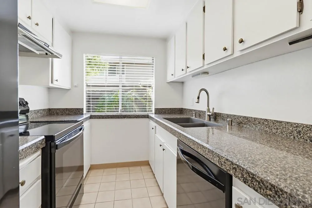 Photo #12: 260003873 Listing: Photo #12