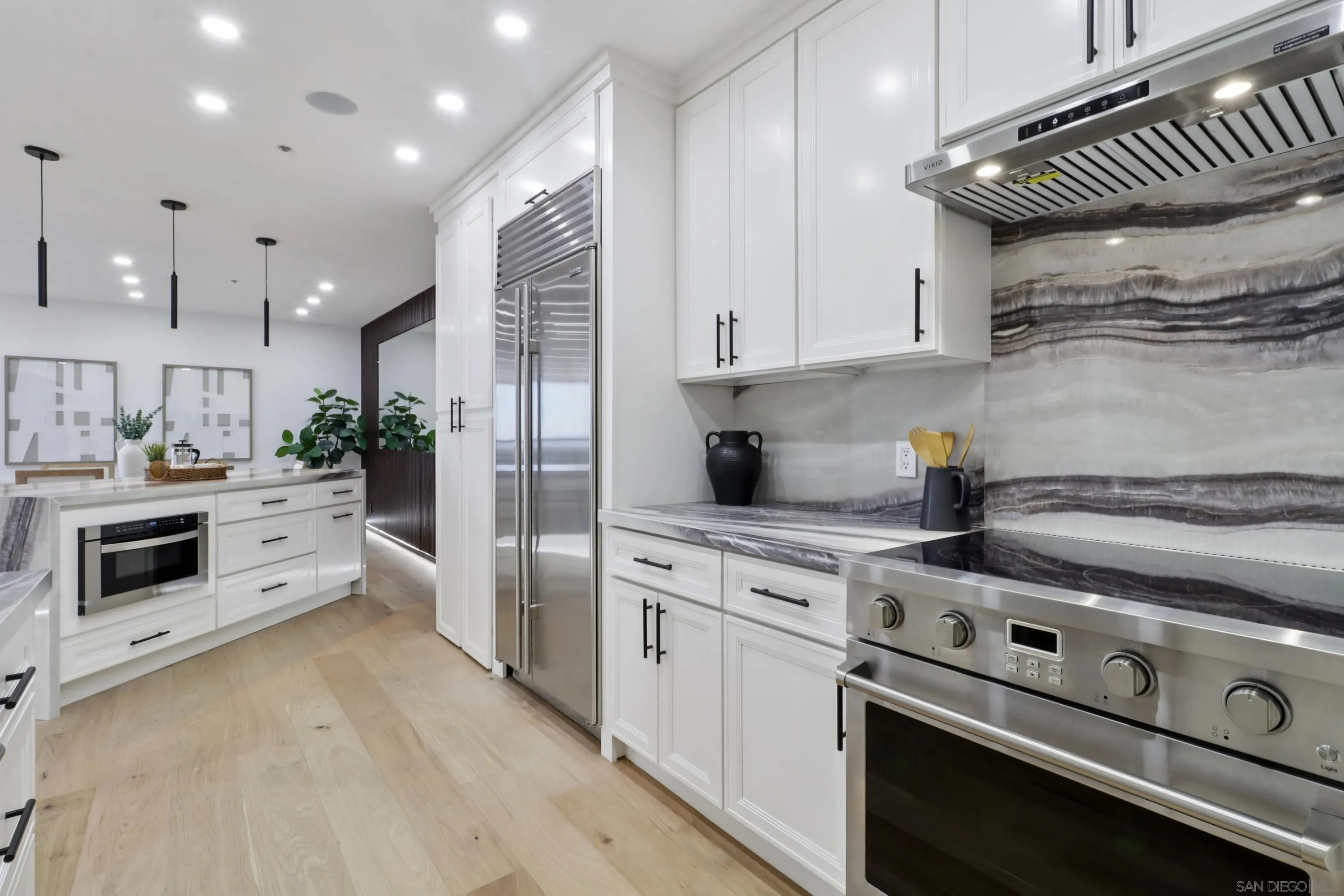 https://cdn.realtyfeed.com/cdn/127/260003876/17d02a1ff7217b5a6dc313a235237311.webp