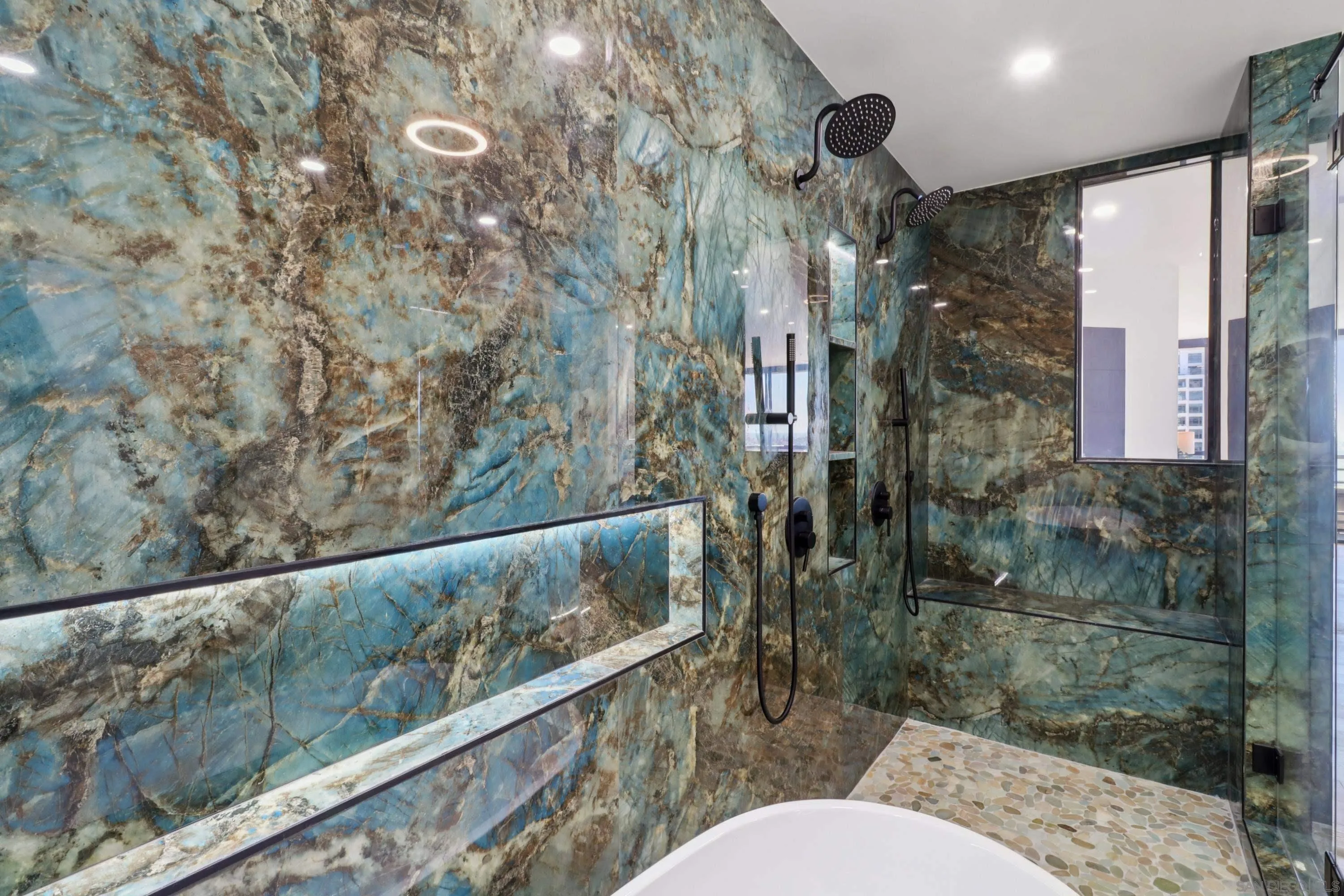https://cdn.realtyfeed.com/cdn/127/260003876/6bc57a323dfee821bfc17b77a906c12c.webp
