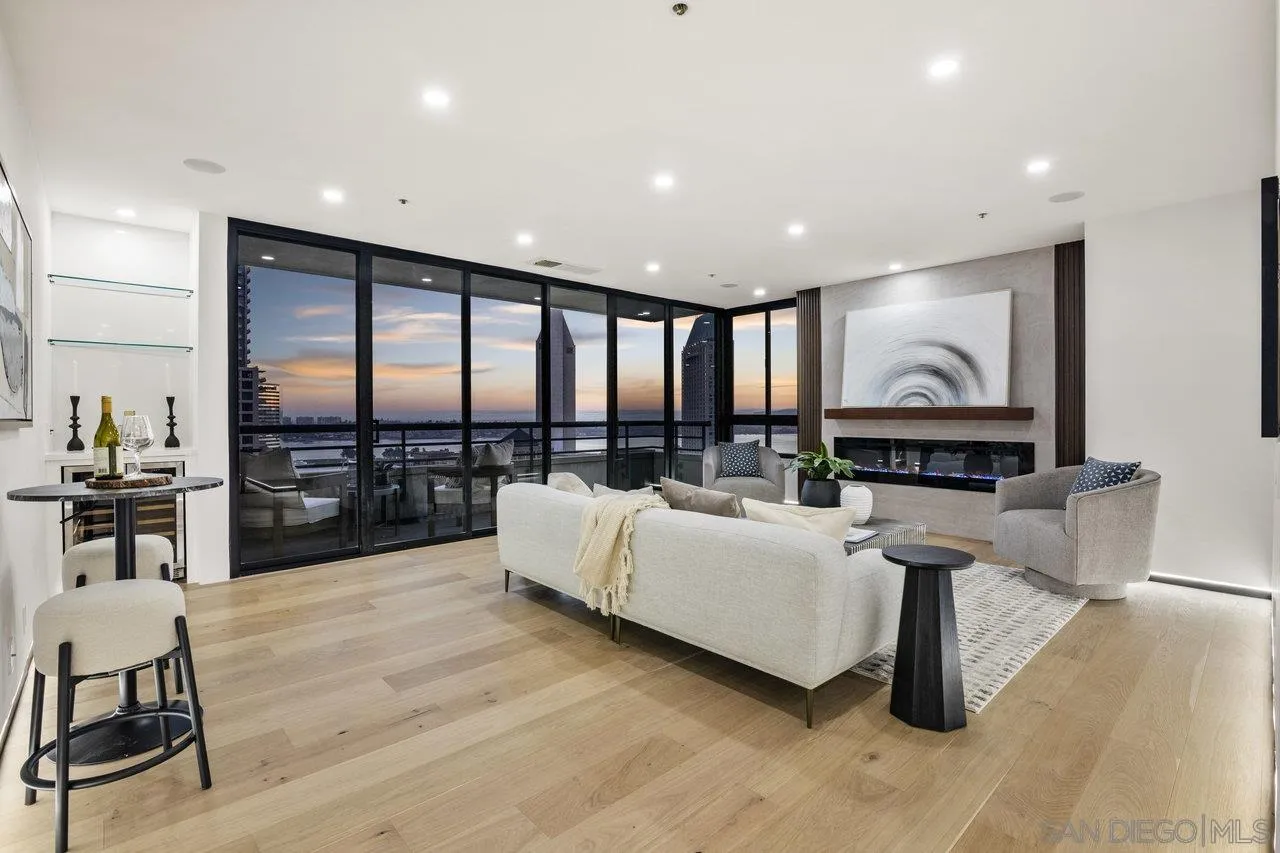 https://cdn.realtyfeed.com/cdn/127/260003876/c41d7c3758c69afe6cf94657039f8ae0.webp