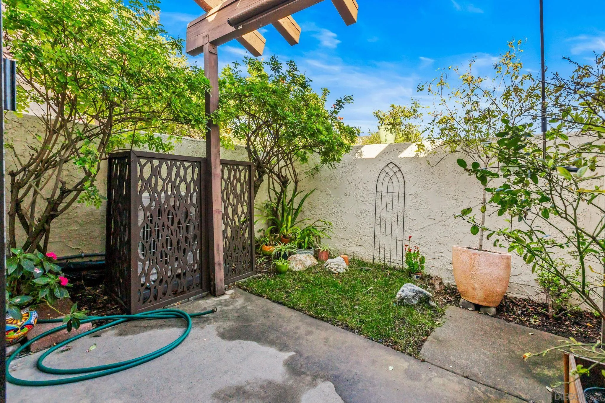 Photo #8: 260003880 Listing: Photo #8