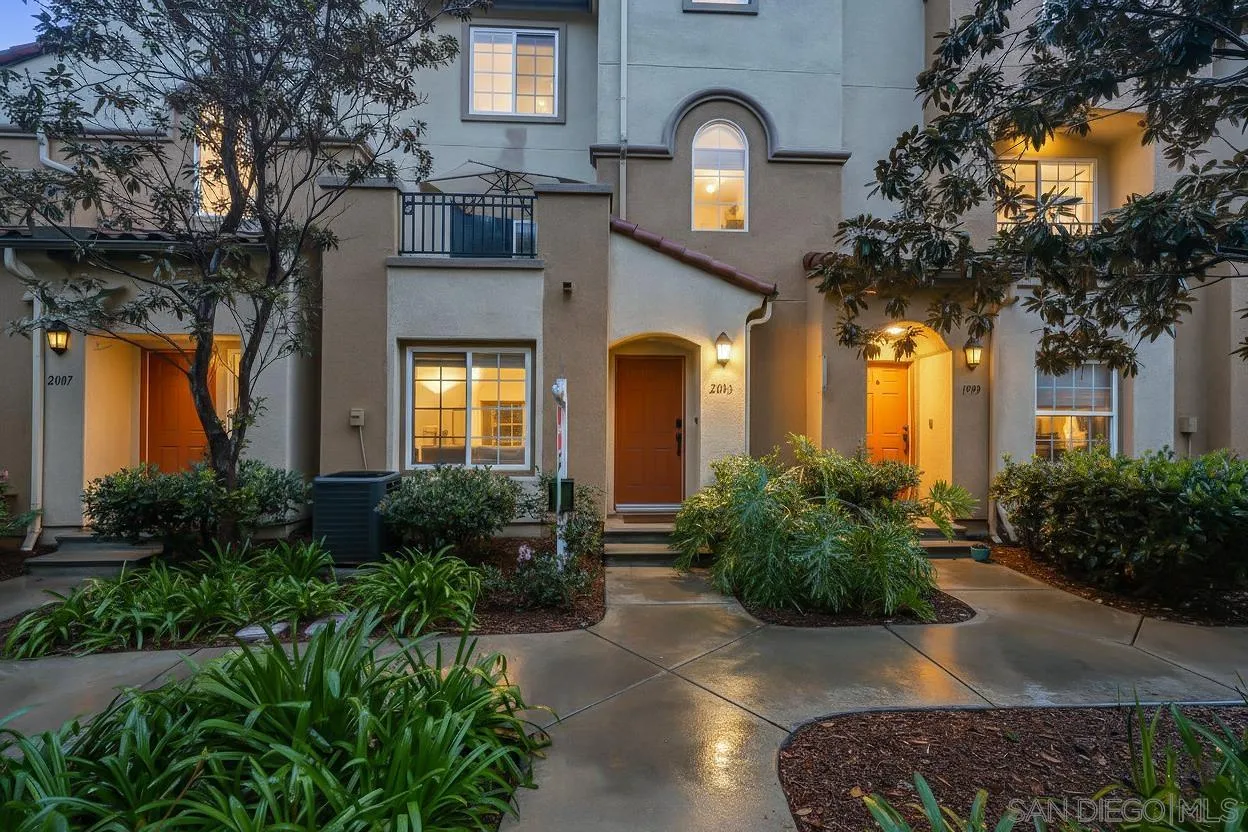 Photo #1: 260003886 Listing: Photo #1