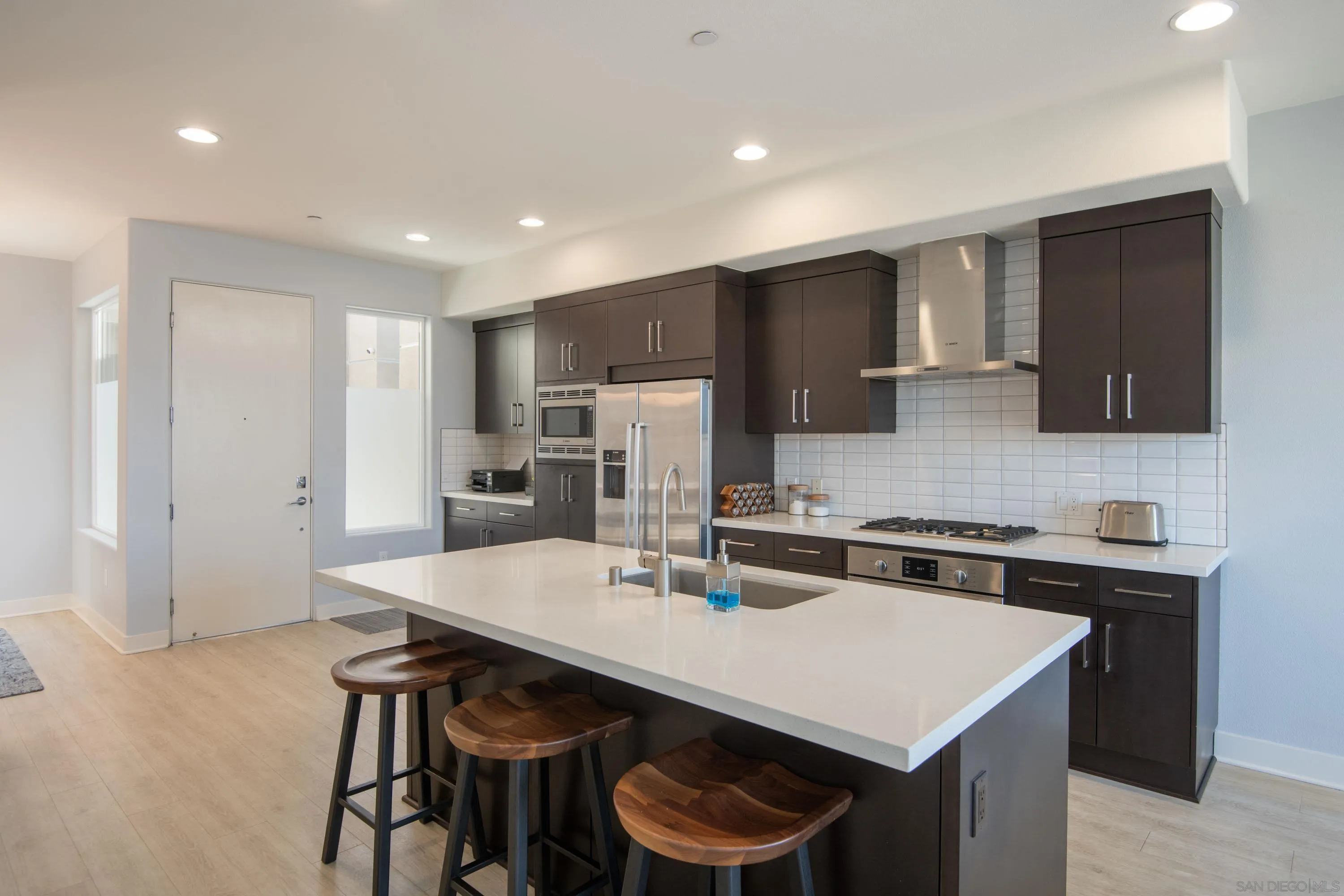 Photo #5: 260003889 Listing: Photo #5