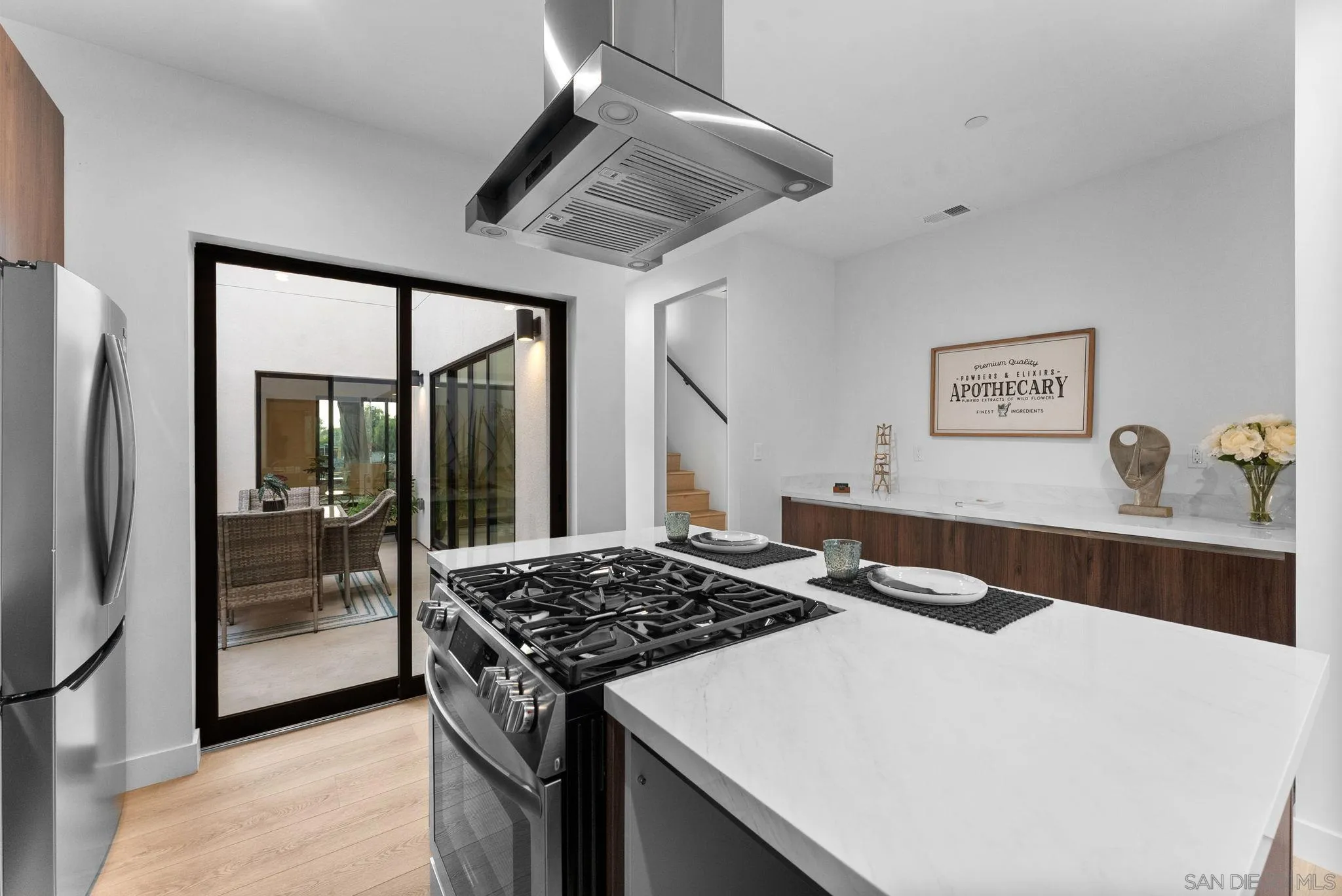 https://cdn.realtyfeed.com/cdn/127/260003890/111ca8b15381782e392081b284545af7.webp