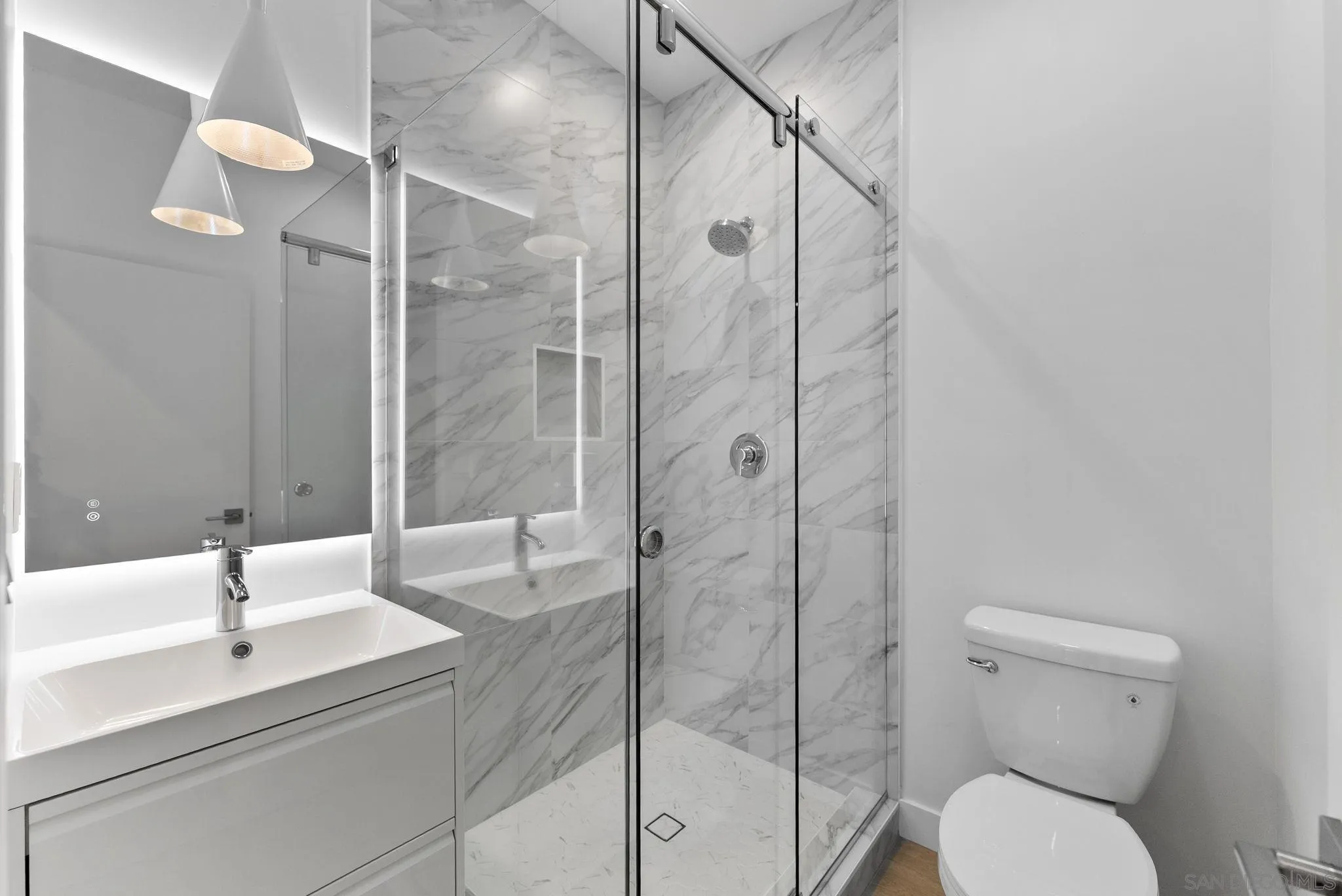 https://cdn.realtyfeed.com/cdn/127/260003890/c9ee8d32f0430d644b771fbee683420b.webp