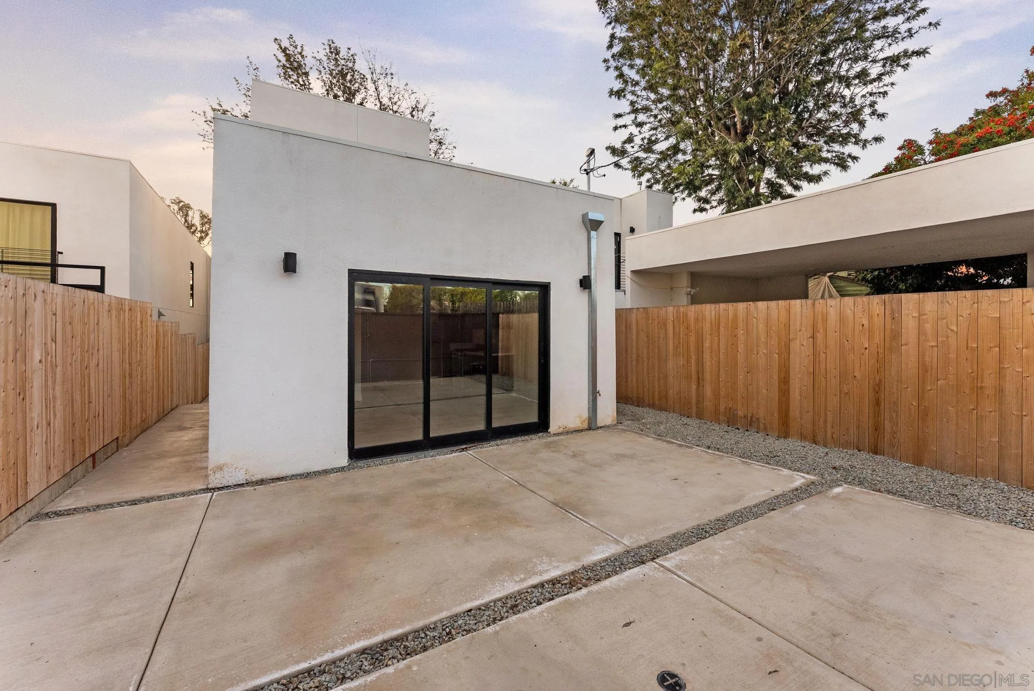 https://cdn.realtyfeed.com/cdn/127/260003890/ffefa8dd895fcc83e0676b0a713c9385.webp