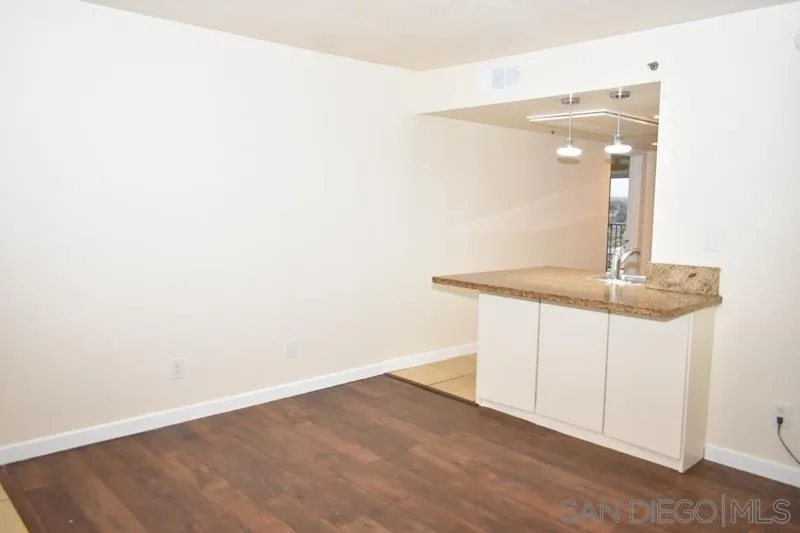 Photo #4: 260003891 Listing: Photo #4