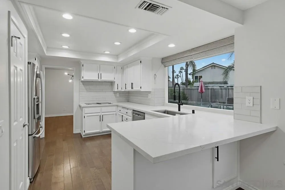 https://cdn.realtyfeed.com/cdn/127/260003892/948f19f03f109b221d88aeaf1caacf80.webp