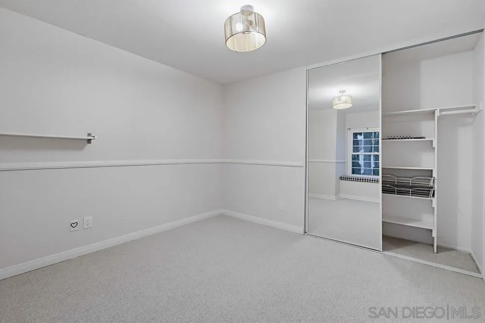 https://cdn.realtyfeed.com/cdn/127/260003892/afe07e50ca254e068b585d18b18ce4b8.webp