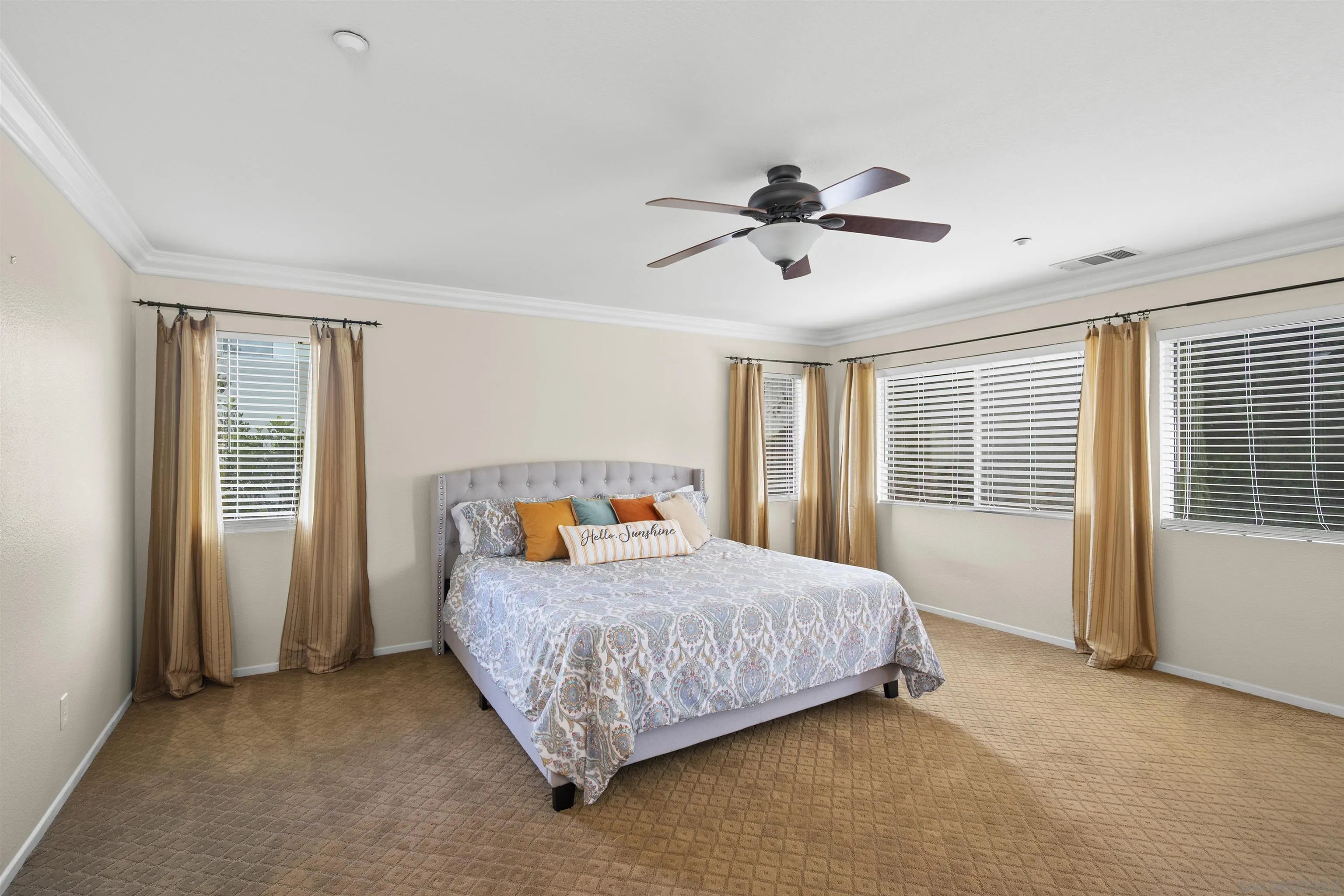 https://cdn.realtyfeed.com/cdn/127/260003893/1c7d3b4dfedc52259a1eda66a1428aa6.webp
