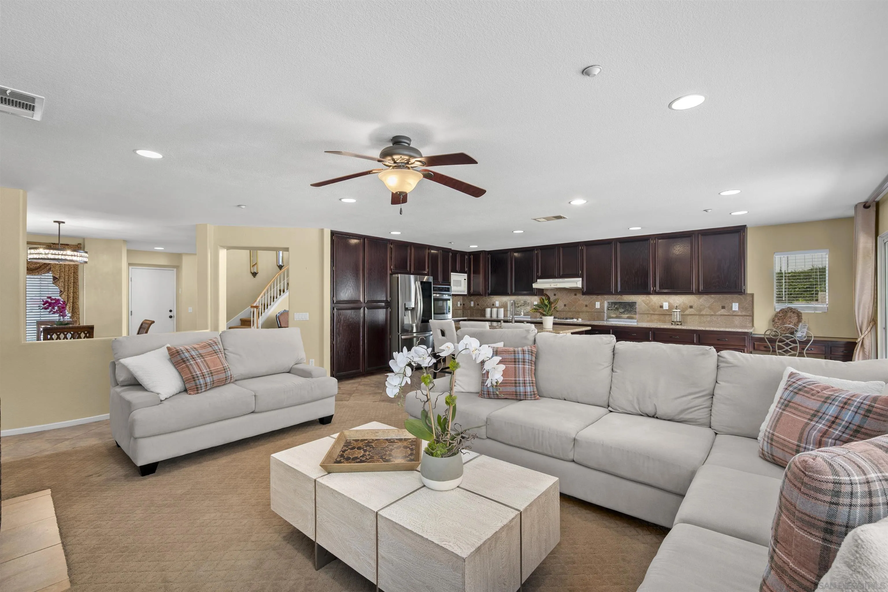 https://cdn.realtyfeed.com/cdn/127/260003893/81f437fe6953c7b29fe55ba2ac032722.webp